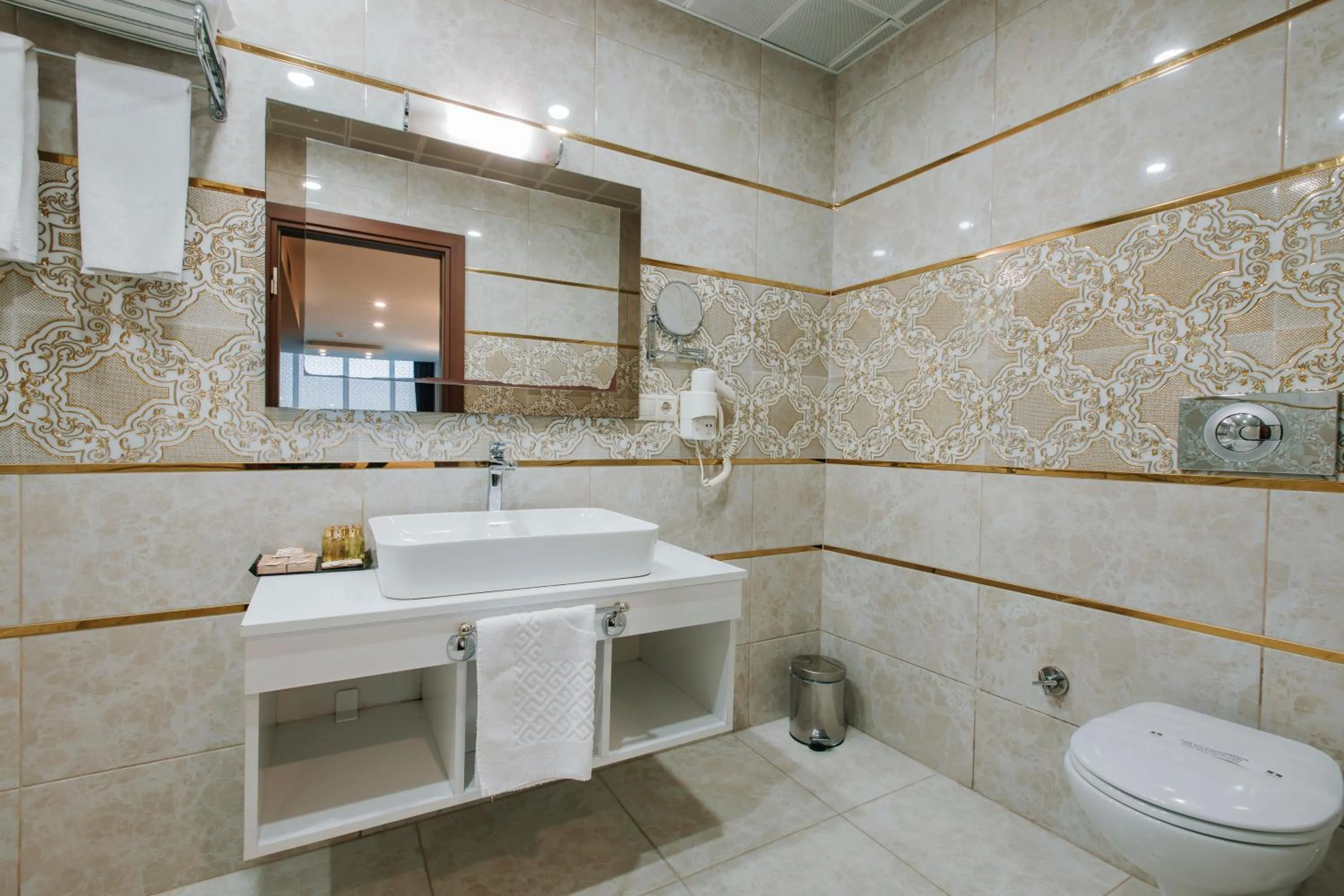 Bathroom in TS Gold Otel