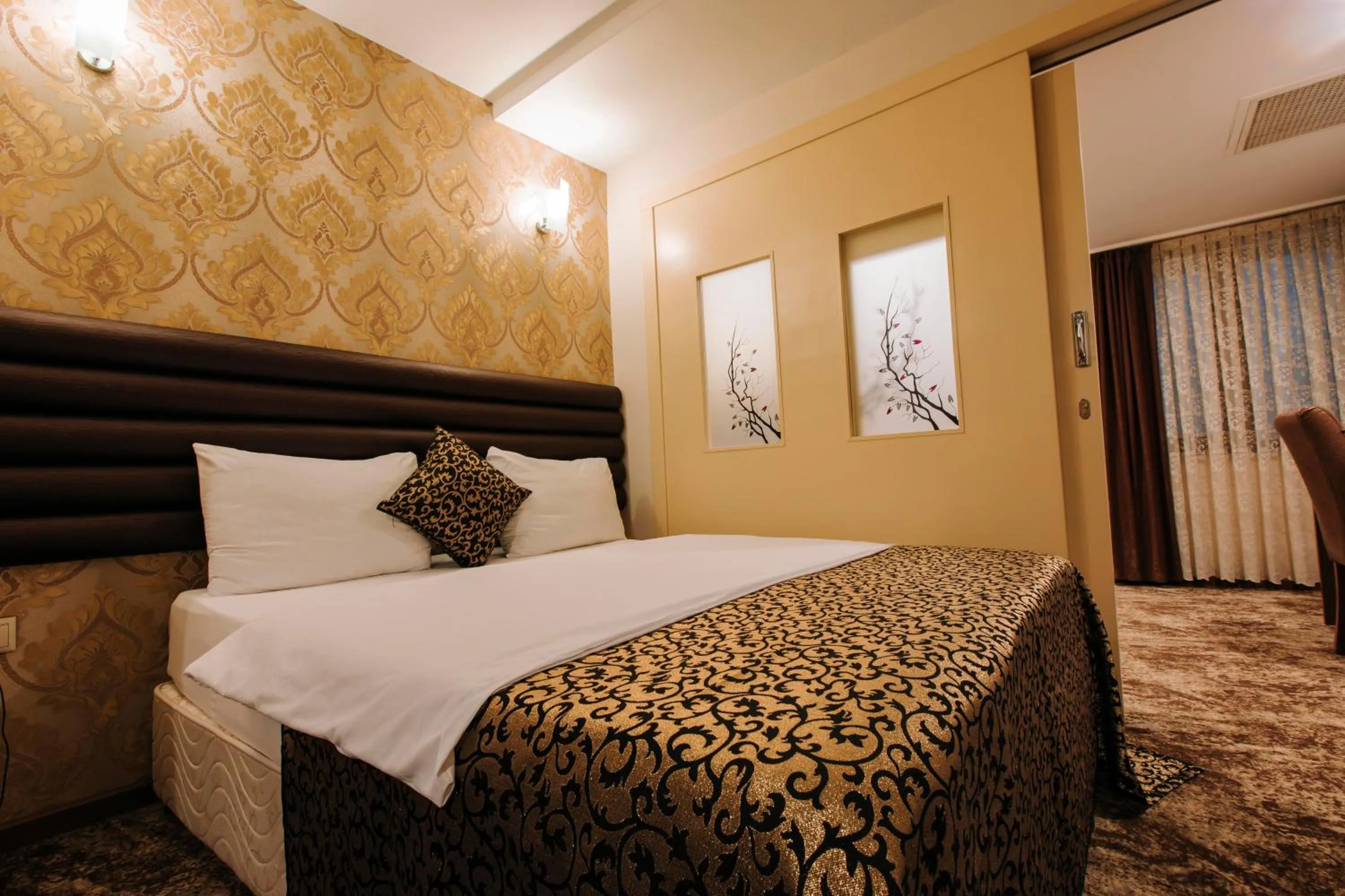 Bed in TS Gold Otel