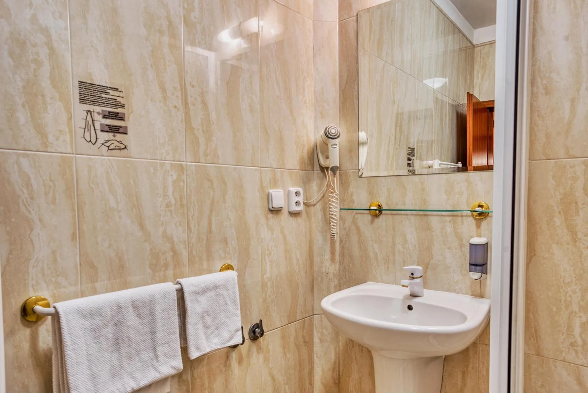 Bathroom in Hotel Royal