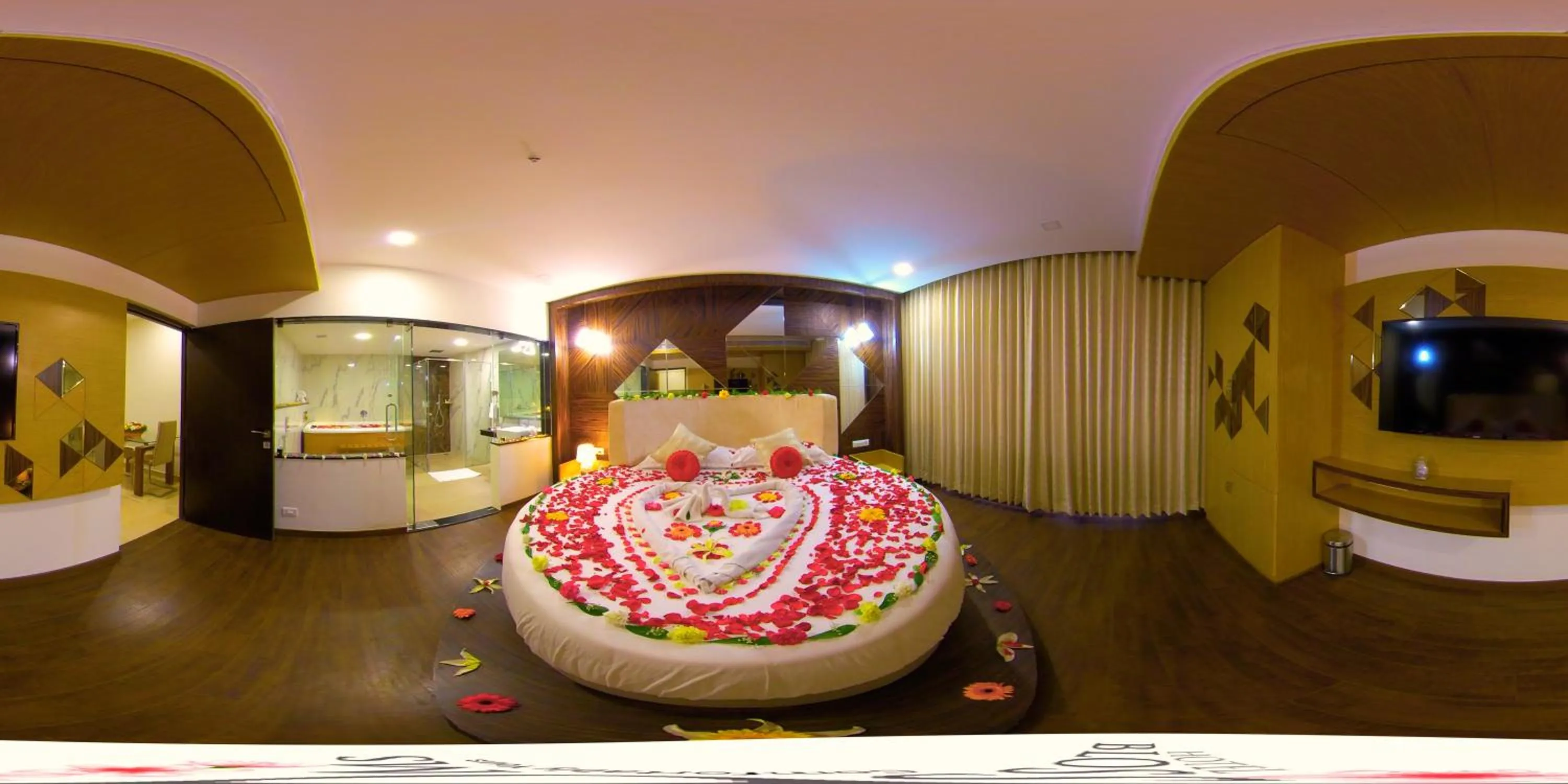 Photo of the whole room, Bed in Hotel Blossoms