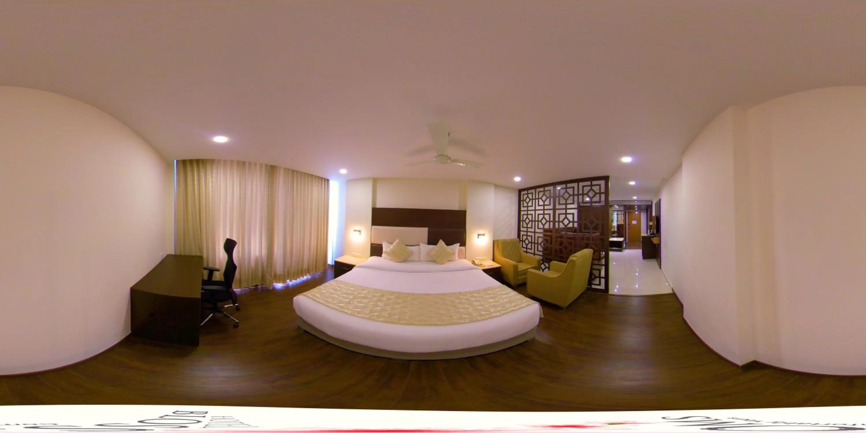 Photo of the whole room, Bed in Hotel Blossoms