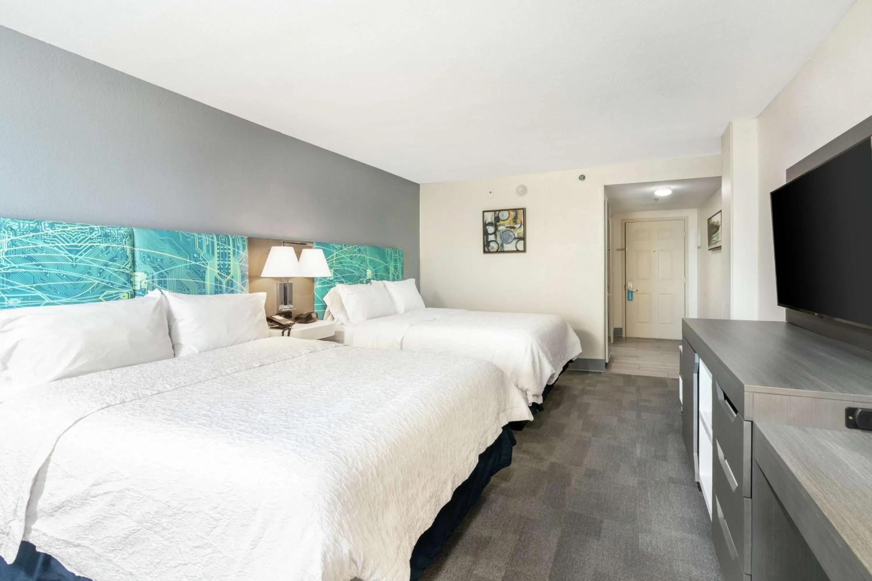 Photo of the whole room, Bed in Hampton Inn Daytona Shores-Oceanfront