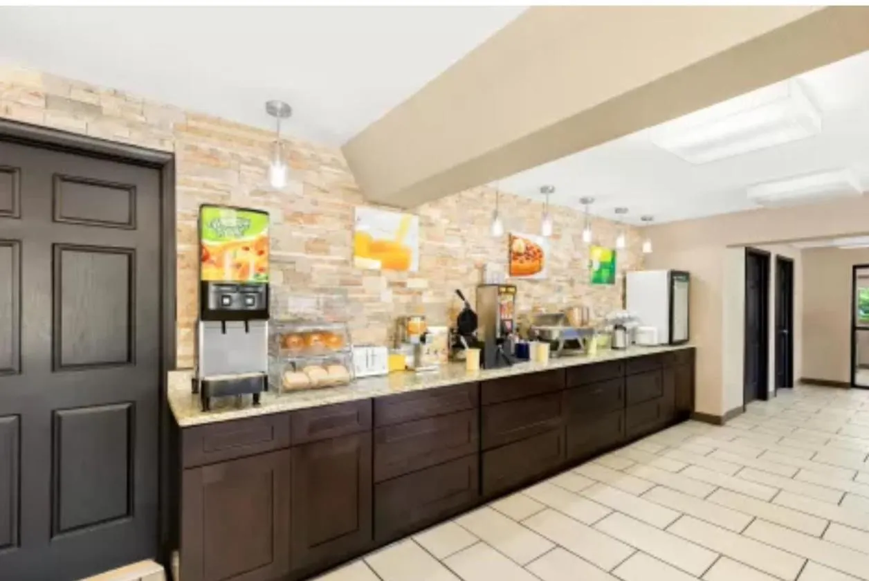 Quality Inn Middleburg Heights near Cleveland Airport