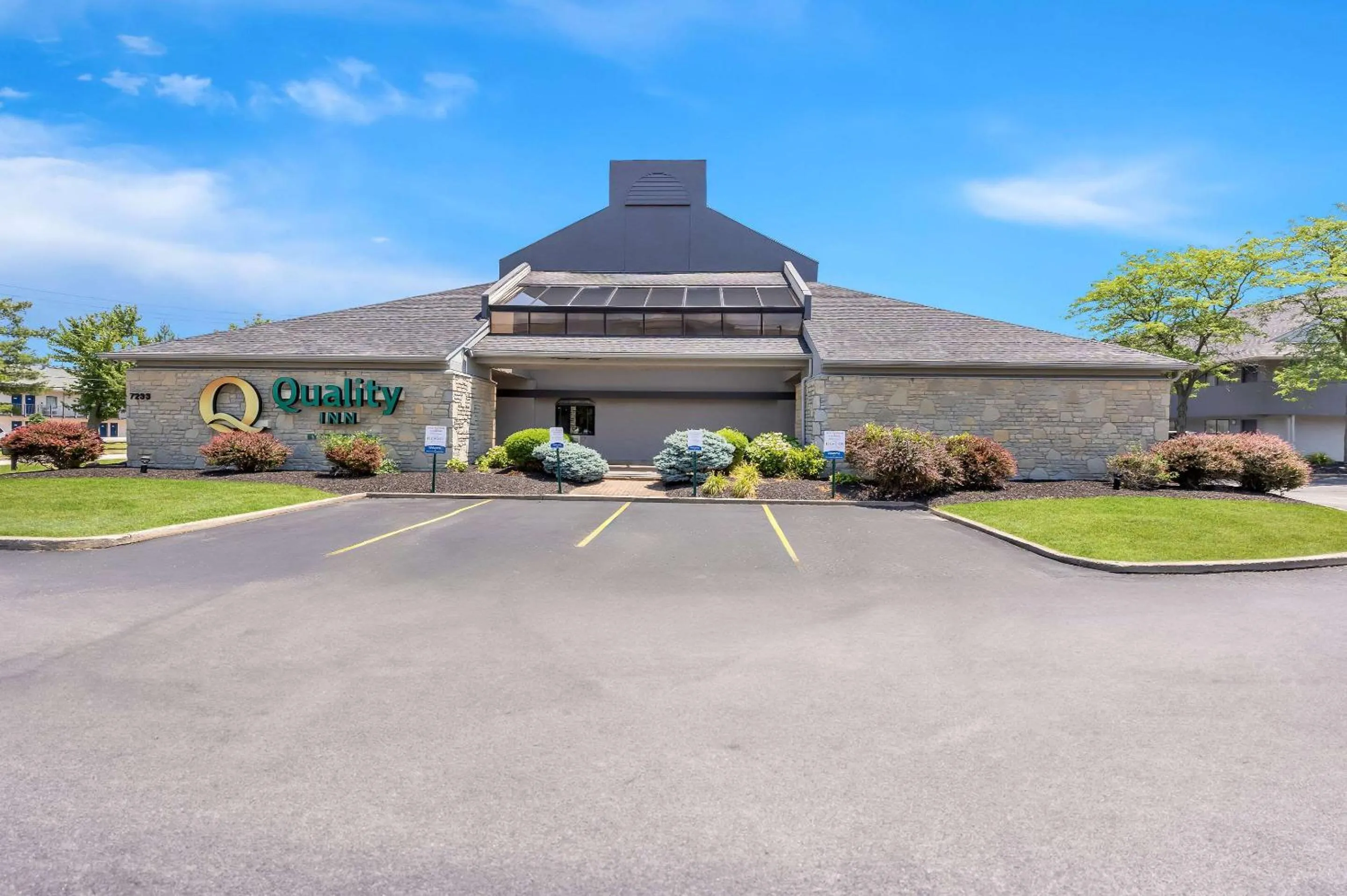Property building in Quality Inn Middleburg Heights near Cleveland Airport