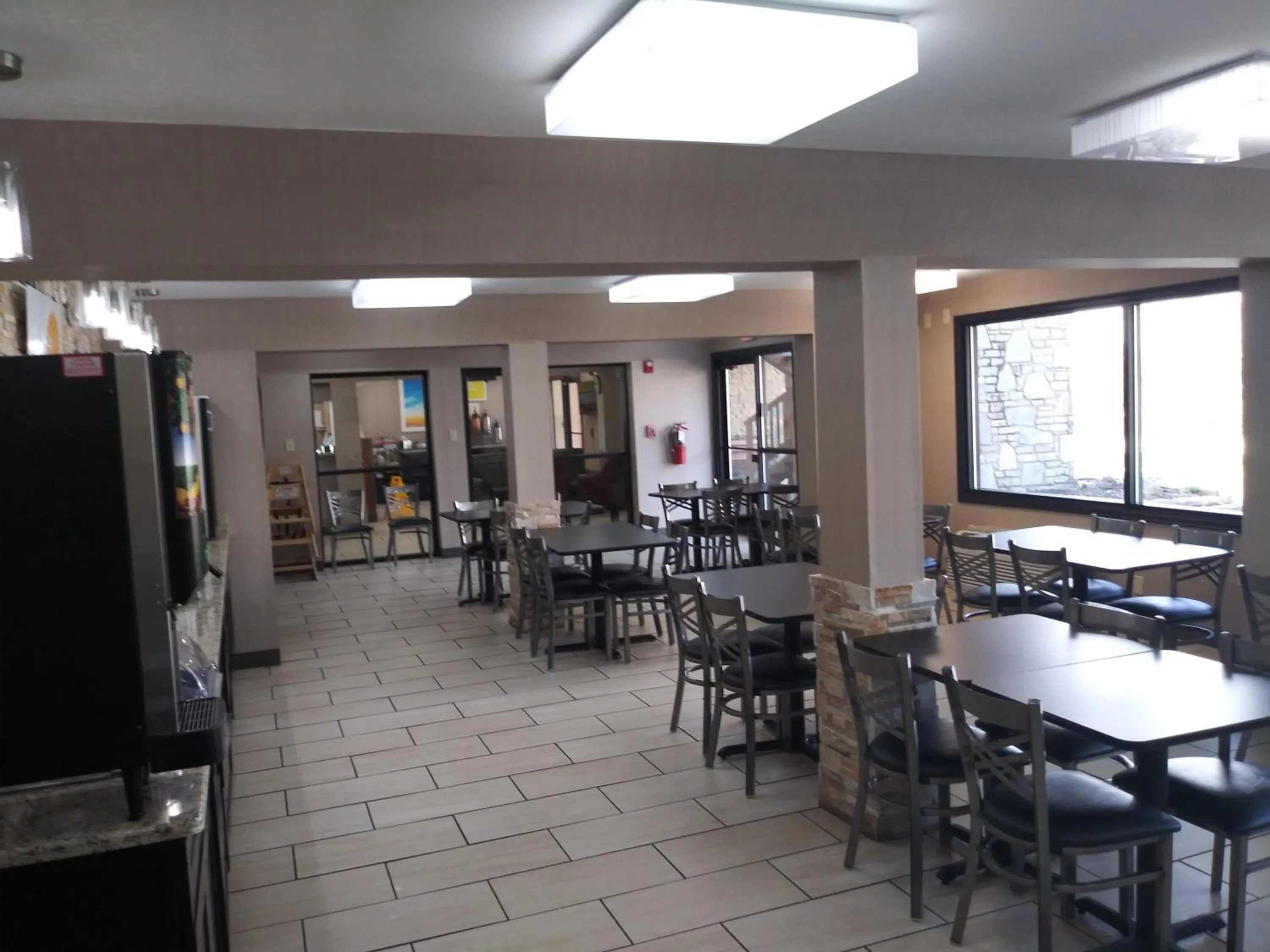 Breakfast in Quality Inn Middleburg Heights near Cleveland Airport