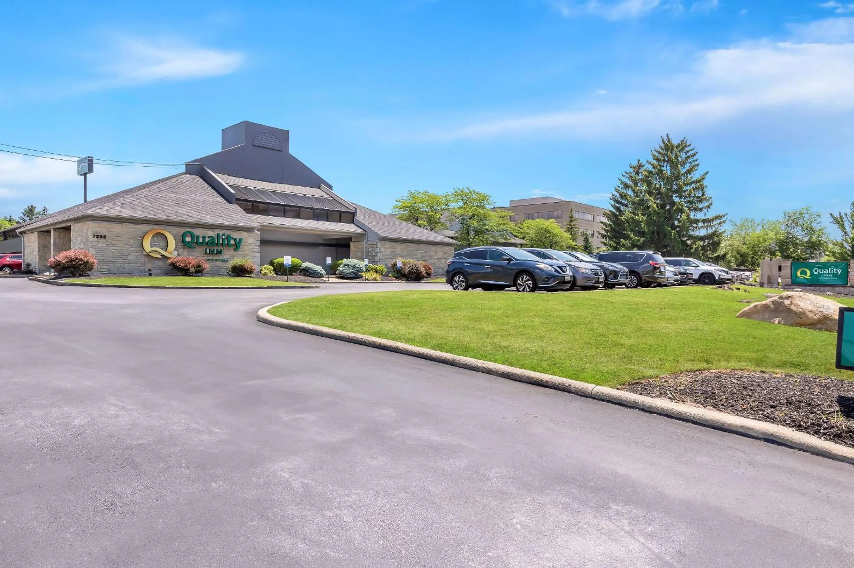 Property building in Quality Inn Middleburg Heights near Cleveland Airport