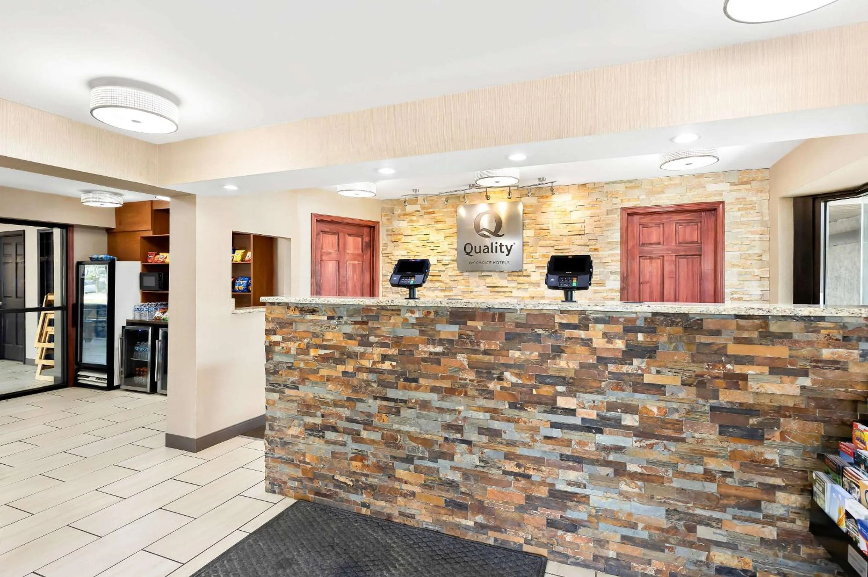 Lobby or reception in Quality Inn Middleburg Heights near Cleveland Airport