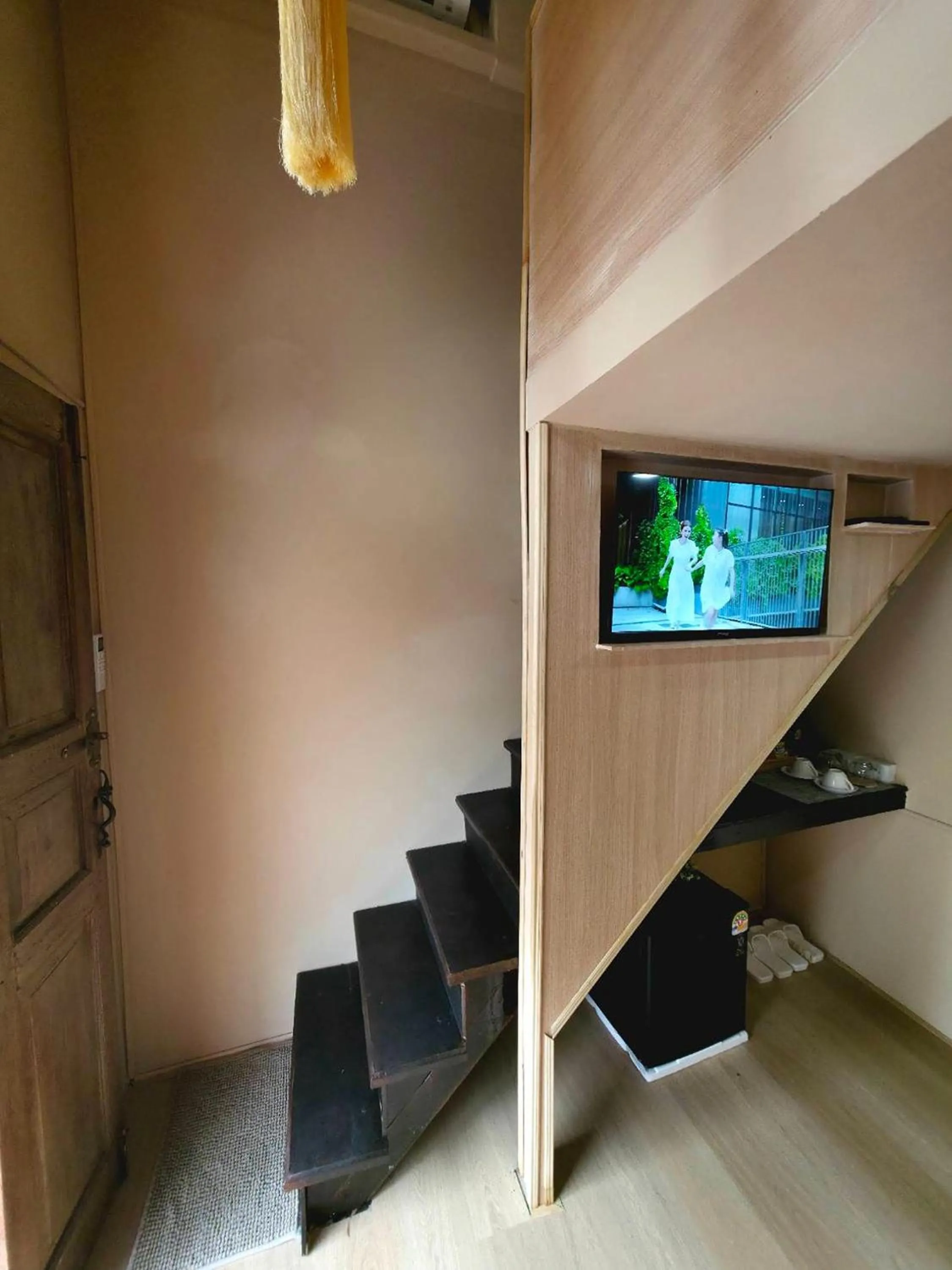 Bed in Blu Cabin Ari Stylish Gay Poshtel