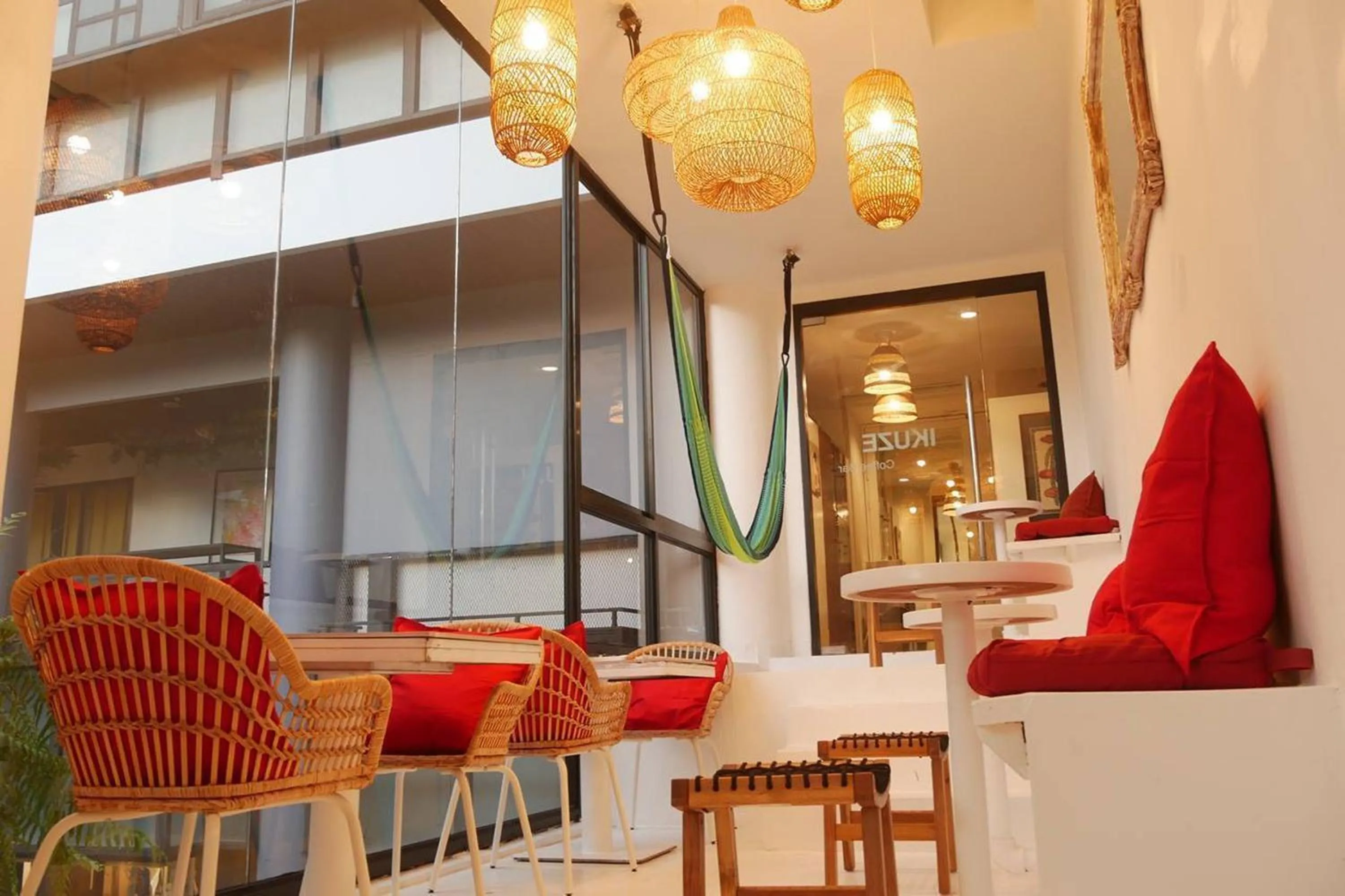 Lounge or bar in Blu Cabin Ari Stylish Gay Poshtel