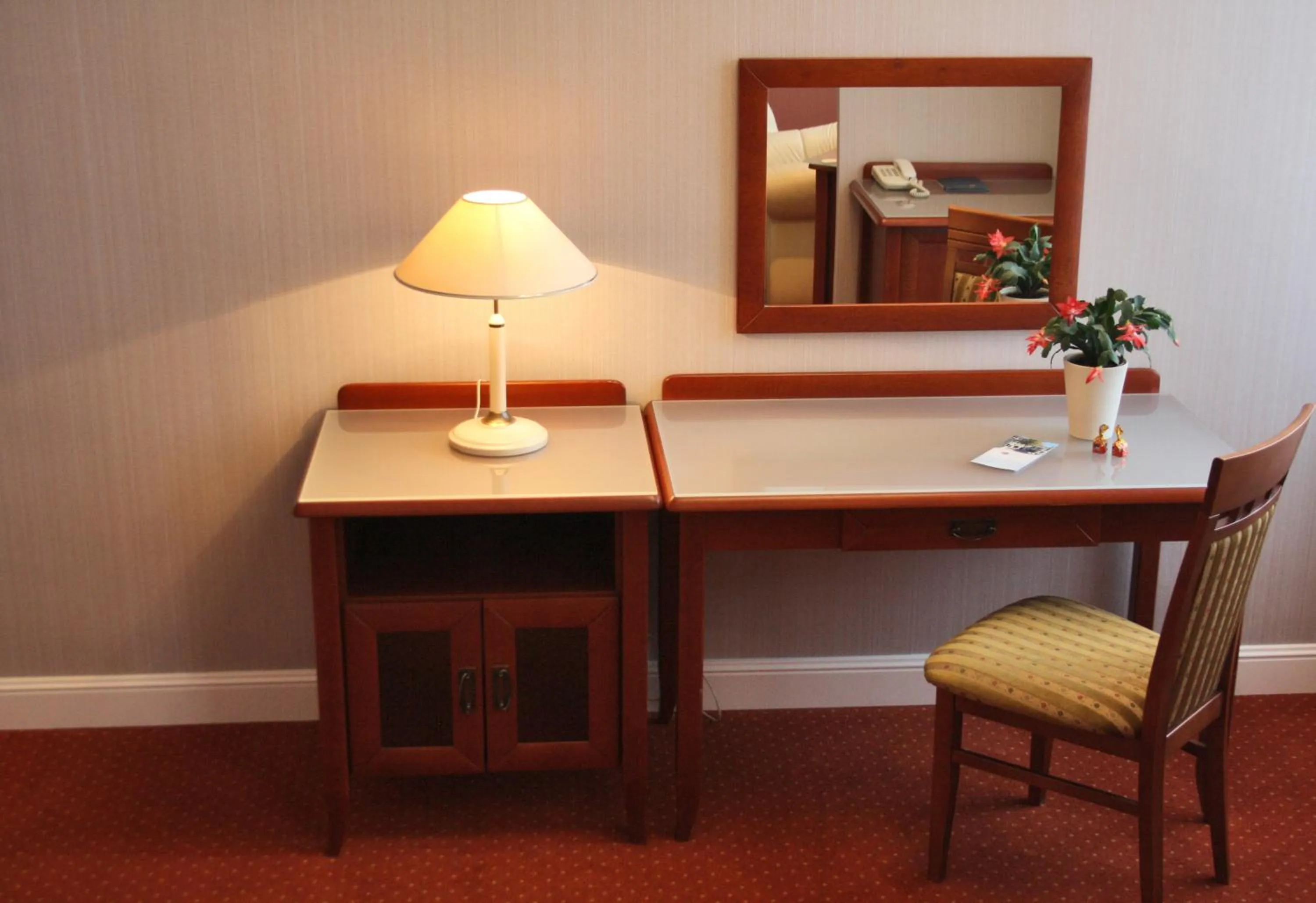 Photo of the whole room in Hotel Logos