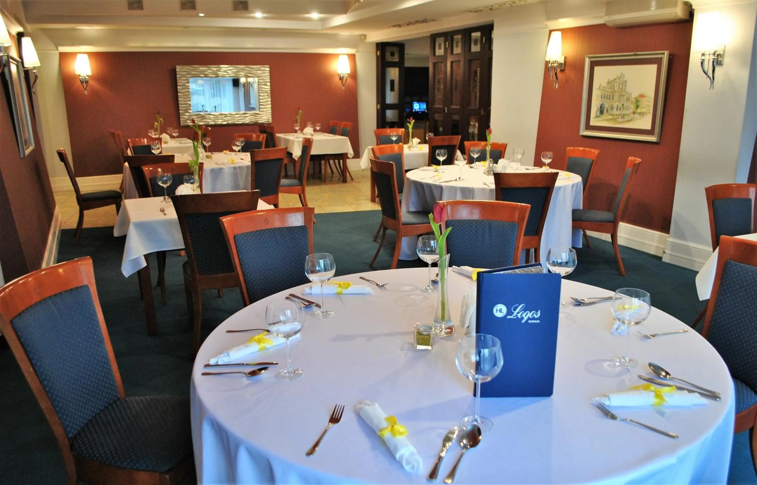 Restaurant/places to eat in Hotel Logos