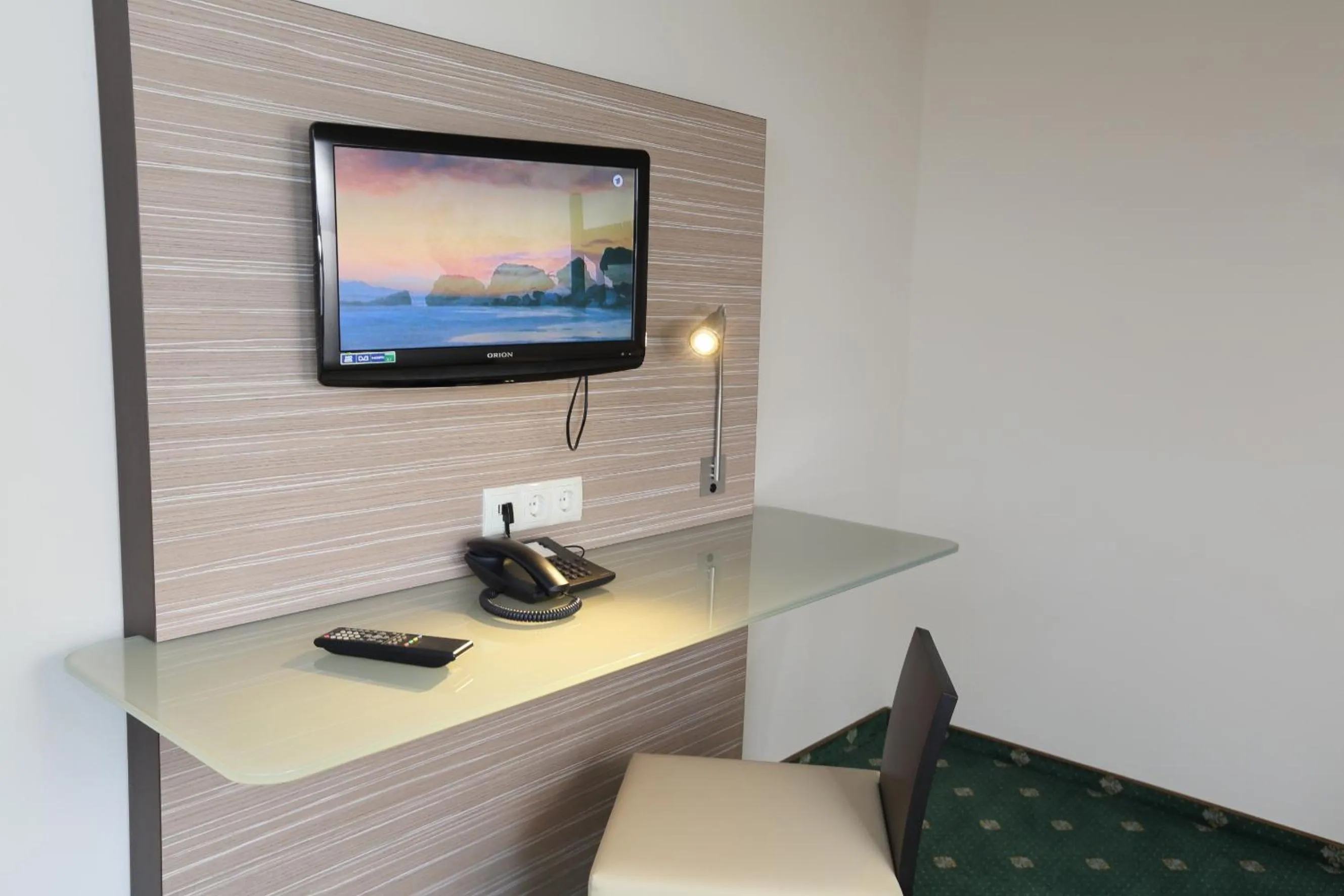 TV and multimedia in Jeddinger Hof Land- und Seminarhotel