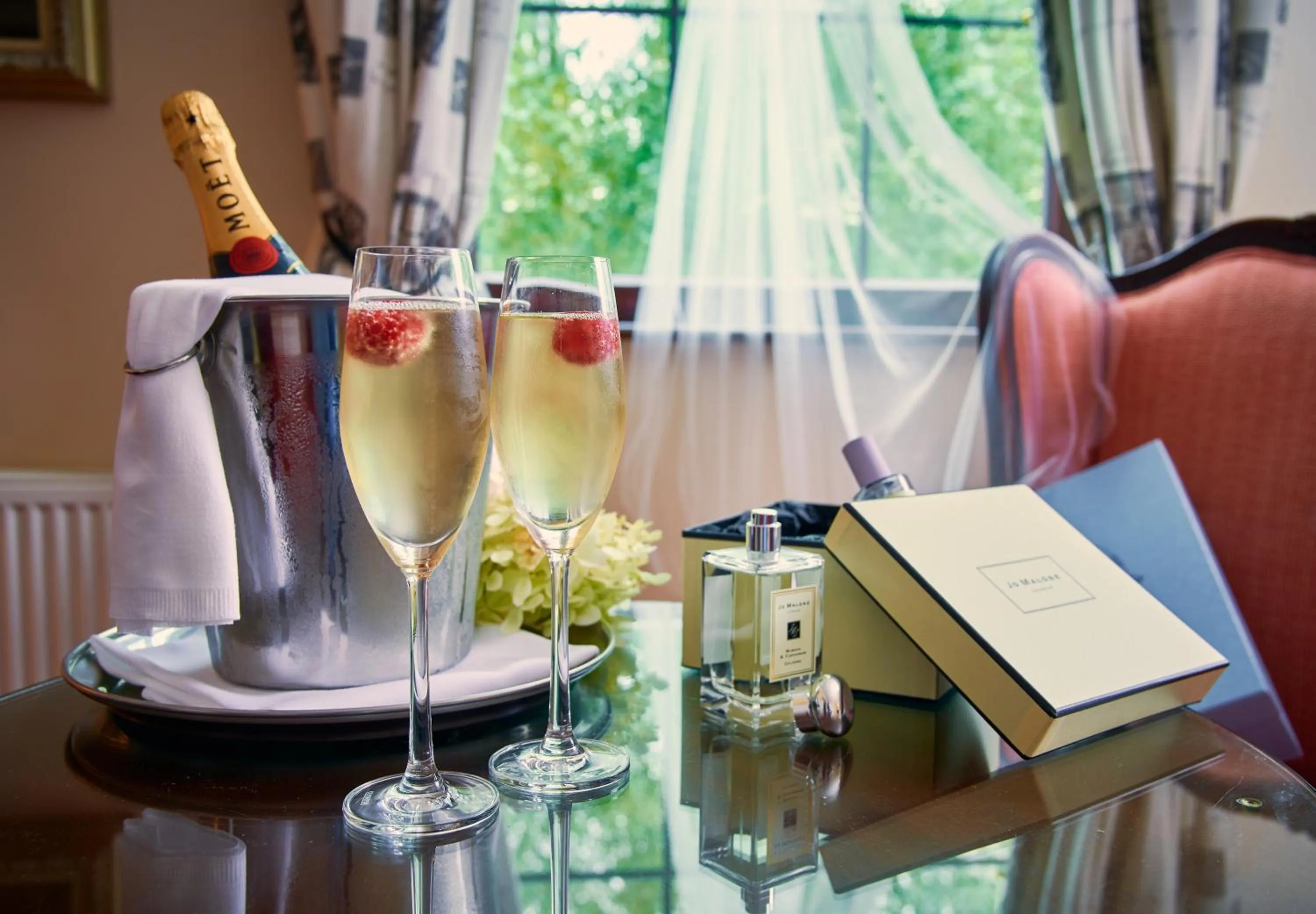 Drinks in Bunratty Manor Hotel