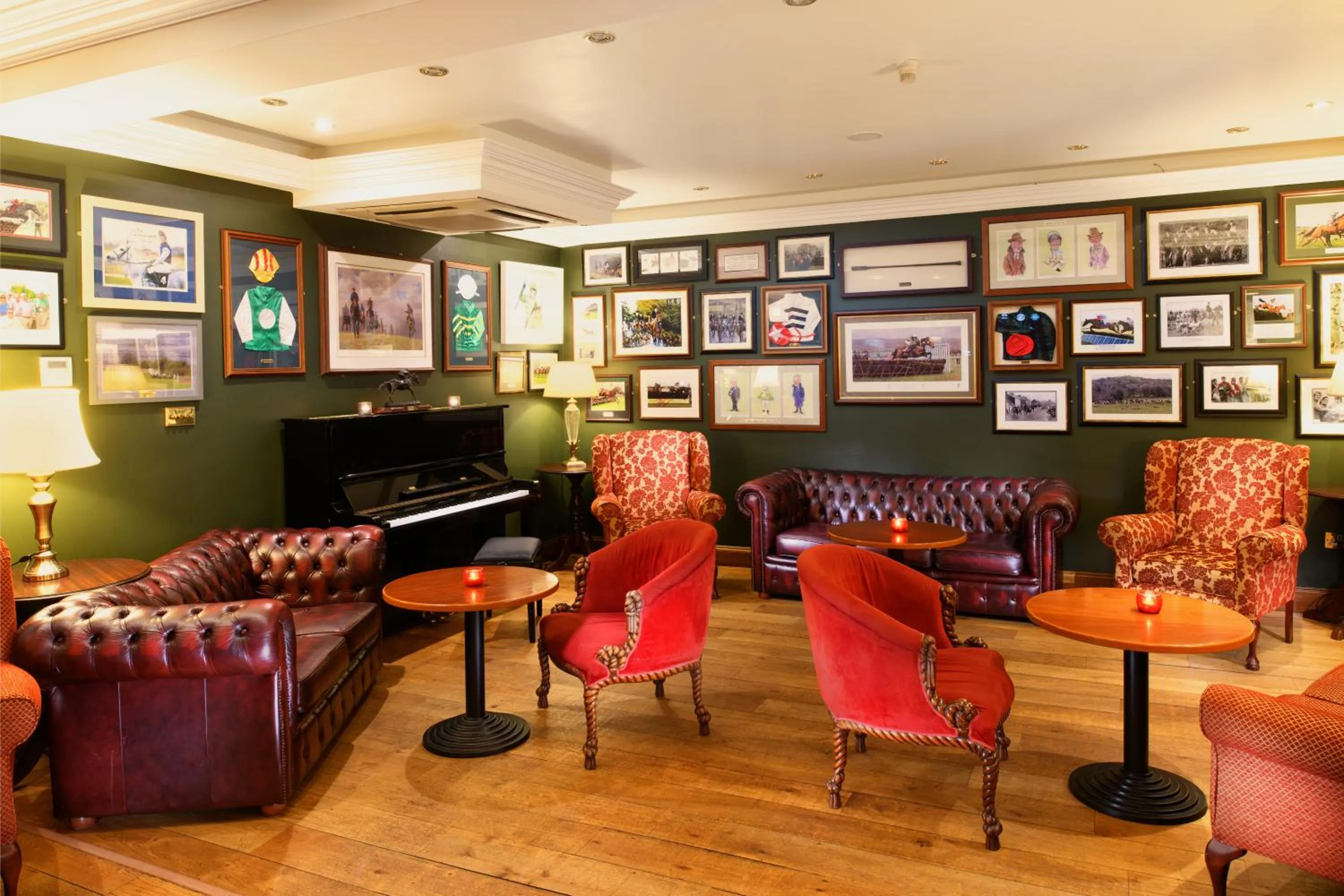 Lounge or bar in Bunratty Manor Hotel