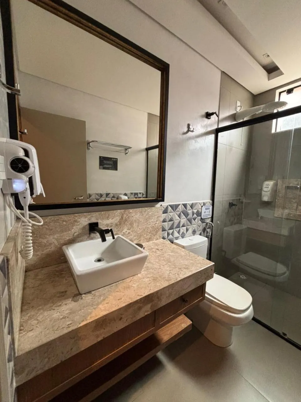 Shower in Hotel Paraíso das Águas Bonito