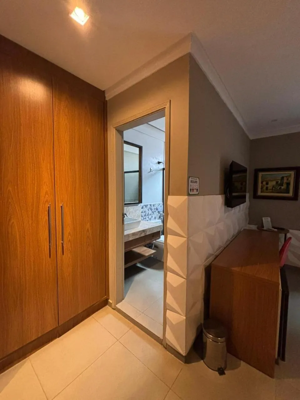 wardrobe, Bed in Hotel Paraíso das Águas Bonito