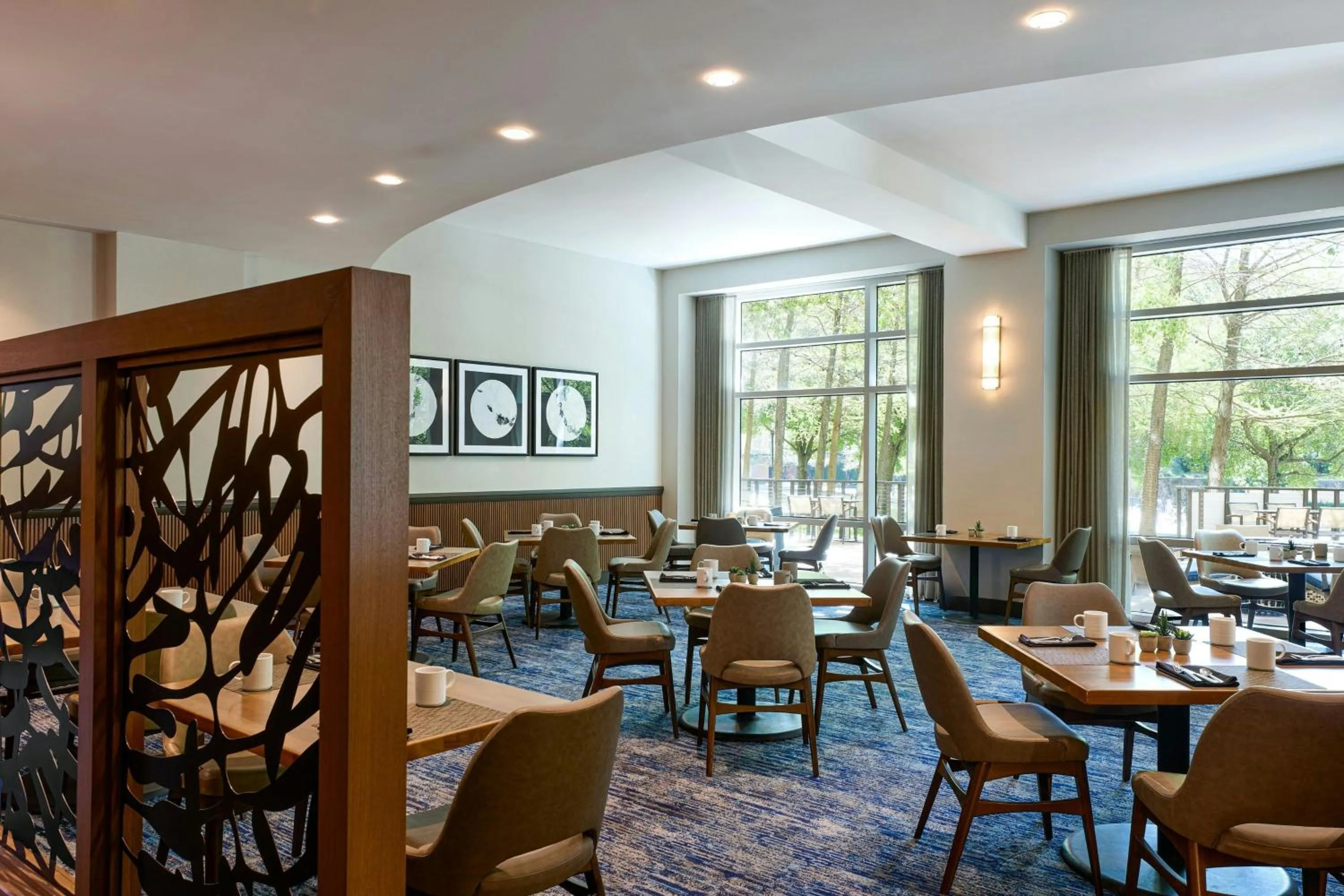 Restaurant/places to eat in The Woodlands Waterway Marriott Hotel and Convention Center