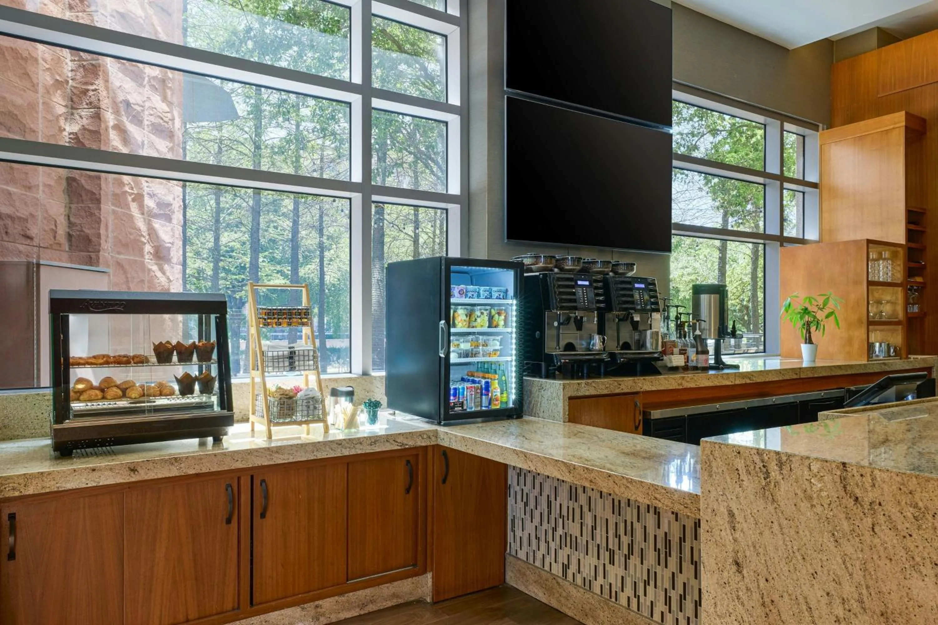 Lounge or bar in The Woodlands Waterway Marriott Hotel and Convention Center