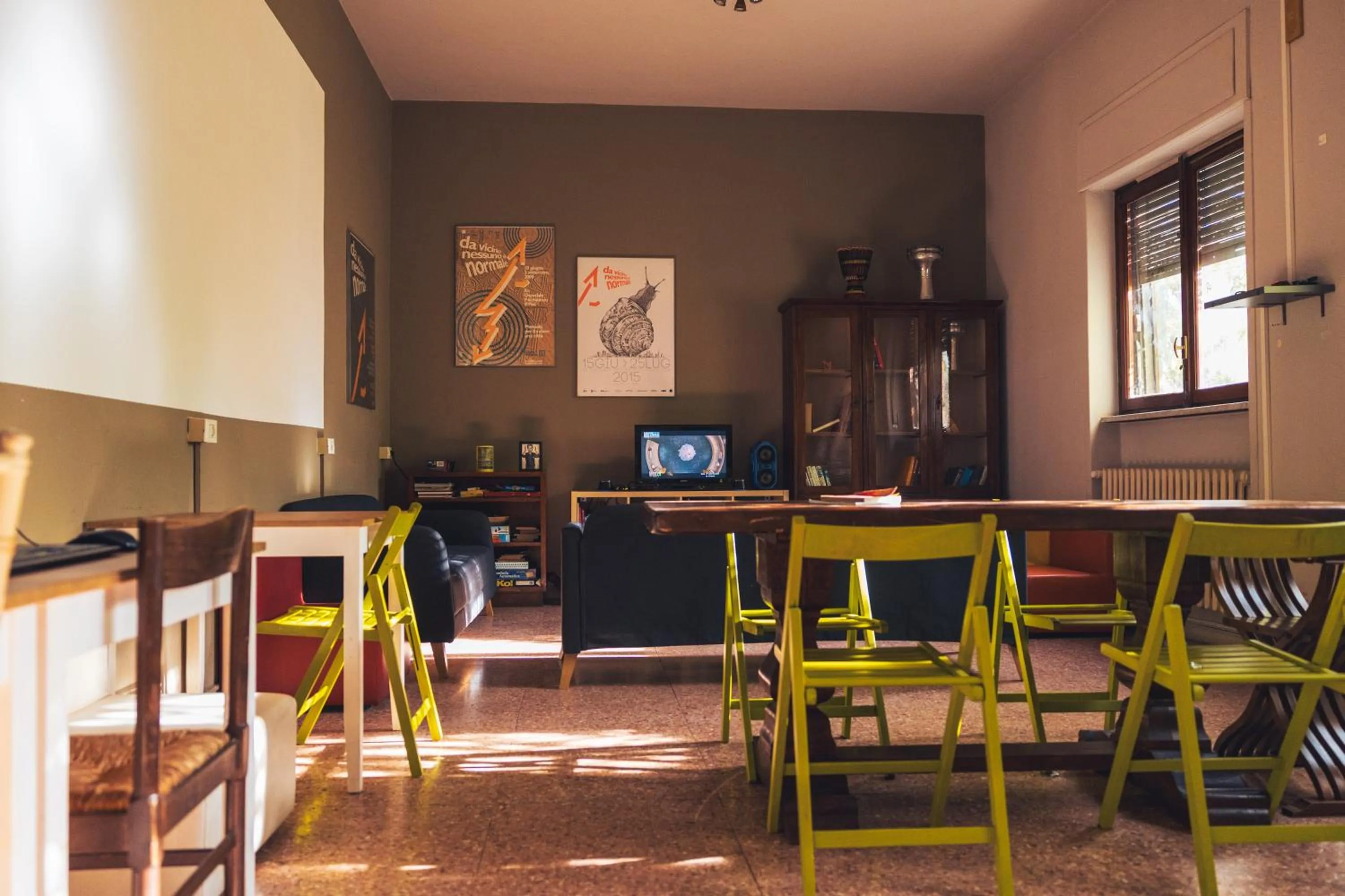 Communal lounge/ TV room in OstellOlinda