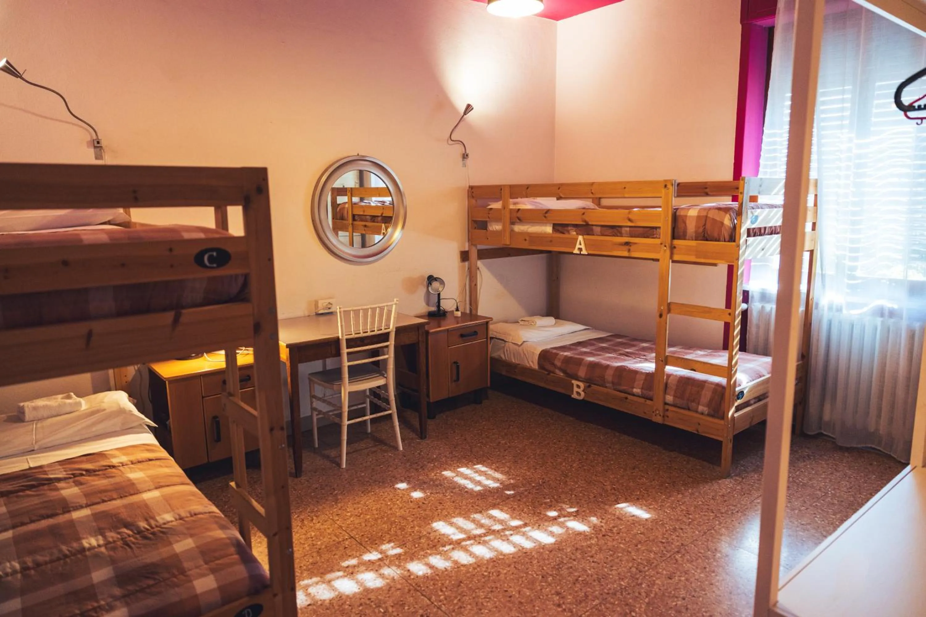 Photo of the whole room, Bed in OstellOlinda