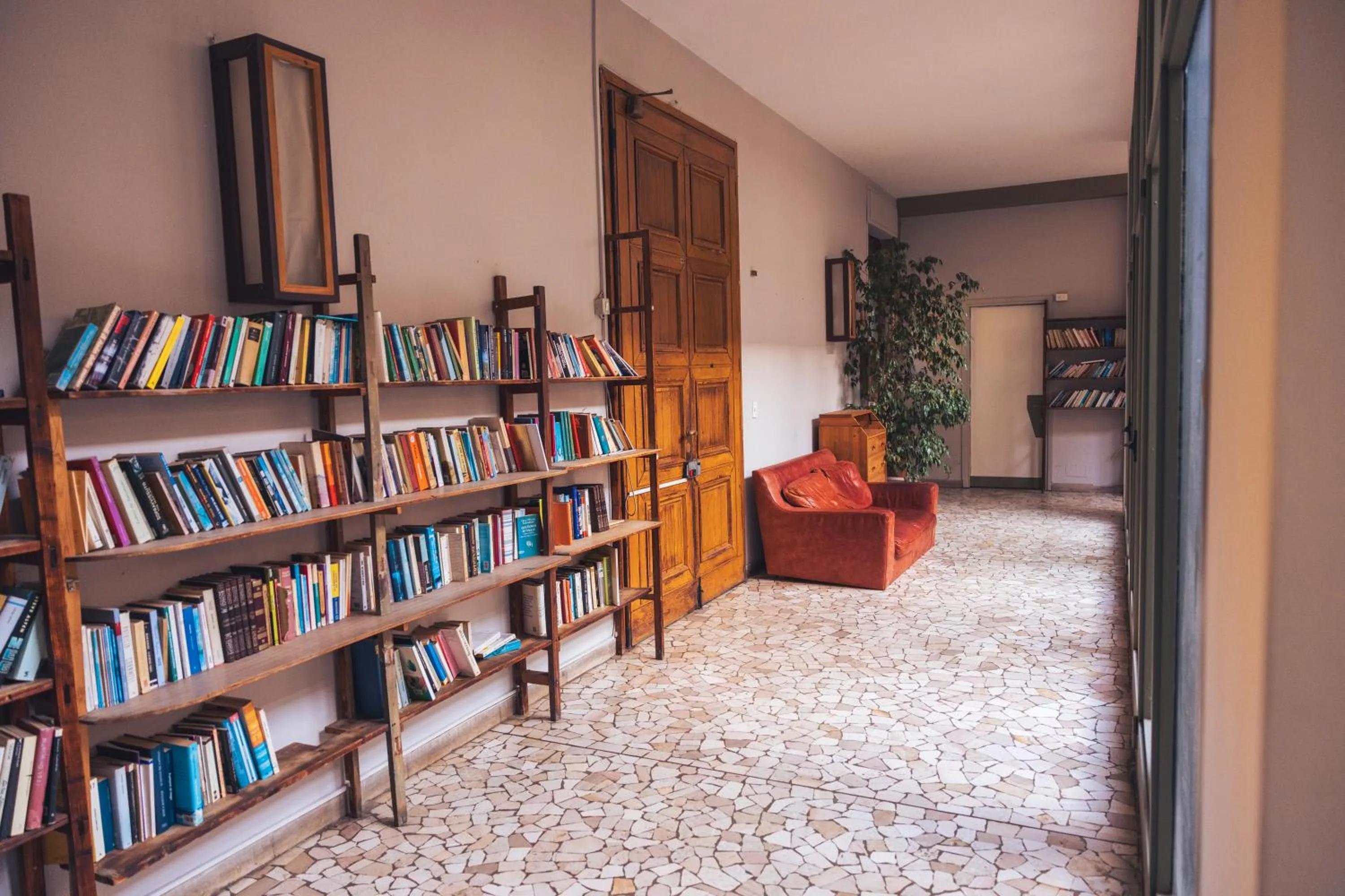 Library in OstellOlinda