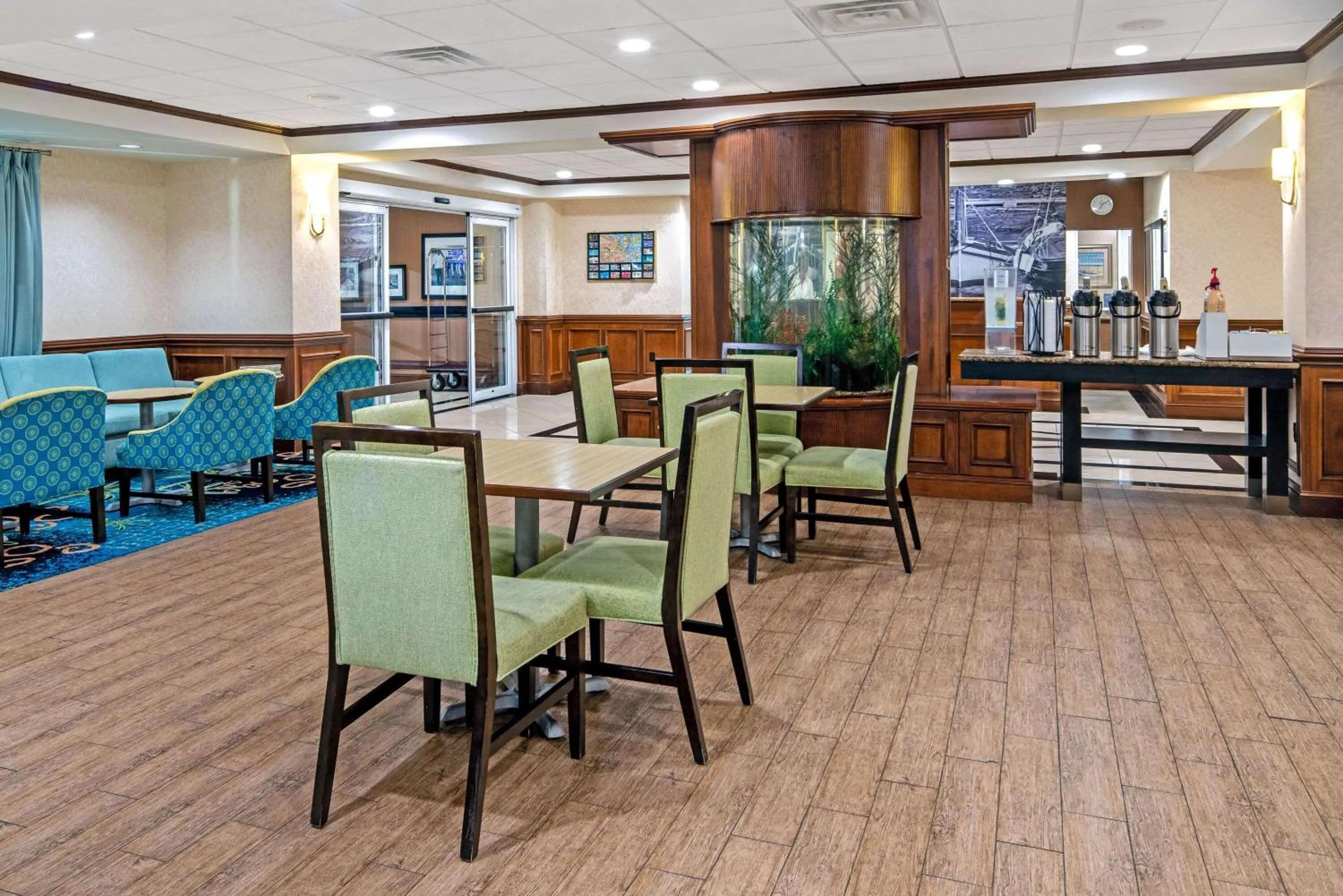 Lobby or reception in La Quinta by Wyndham Corpus Christi-N Padre Isl.