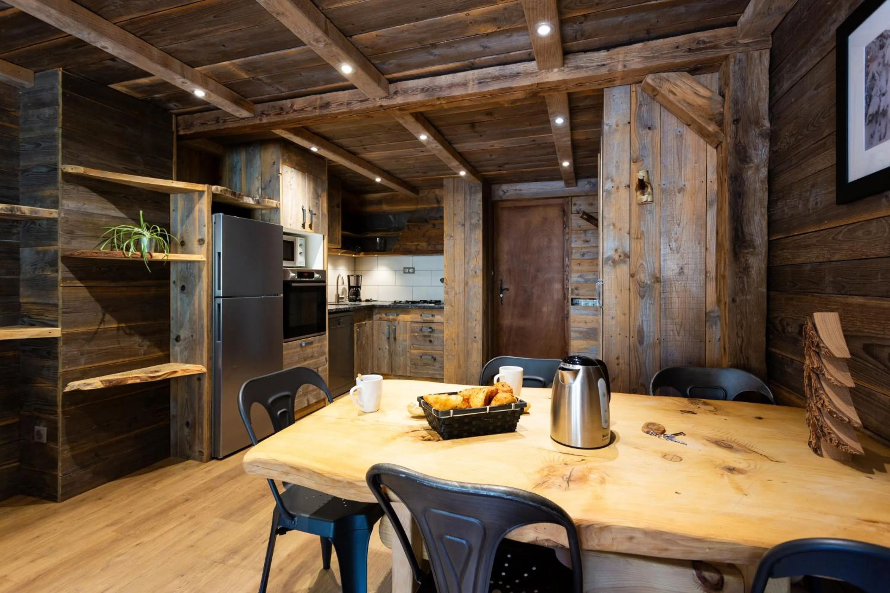 Kitchen or kitchenette in Le Couarôge Chalets et Appartements