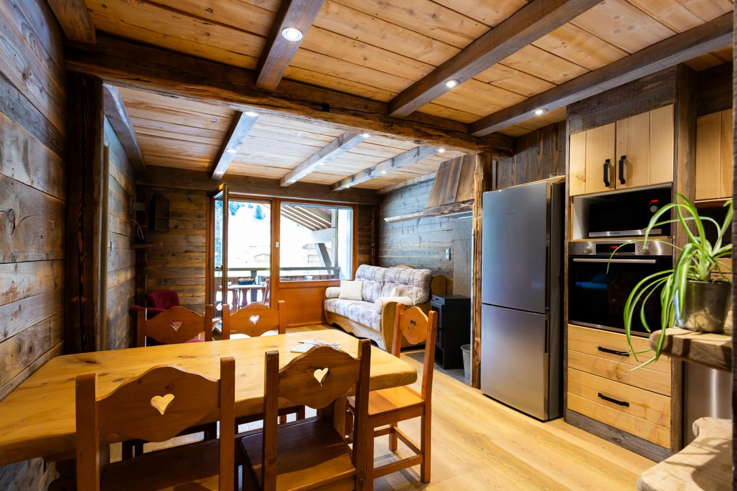 Dining area in Le Couarôge Chalets et Appartements