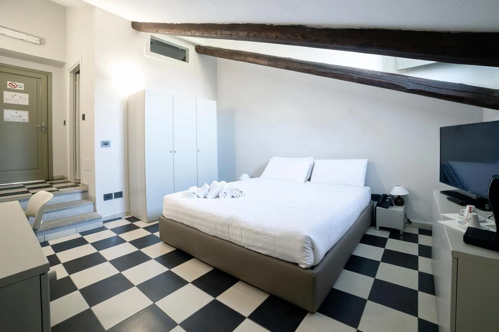 Photo of the whole room, Bed in Cascina Marchesa