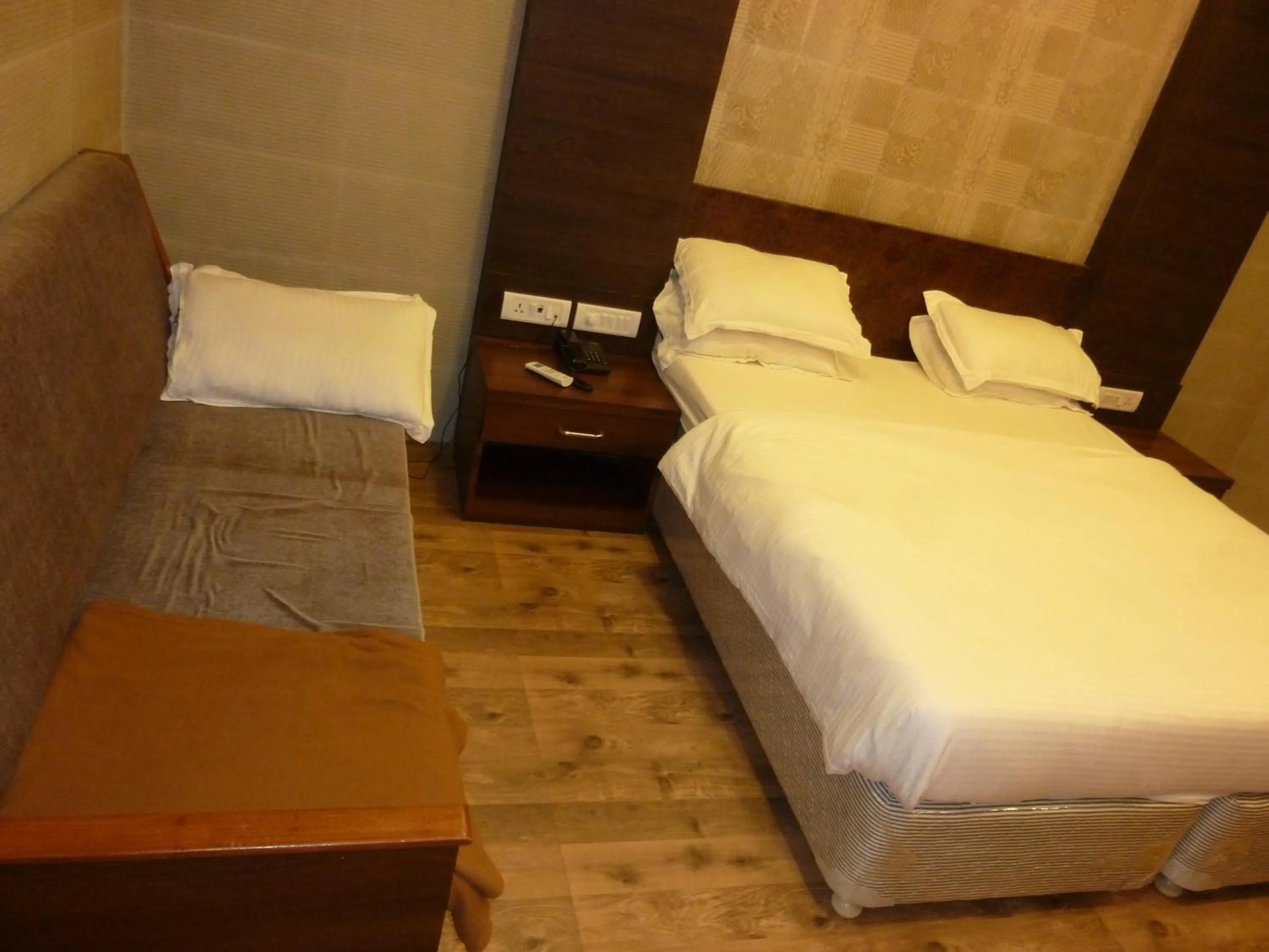 Photo of the whole room in Hotel Orient Palace