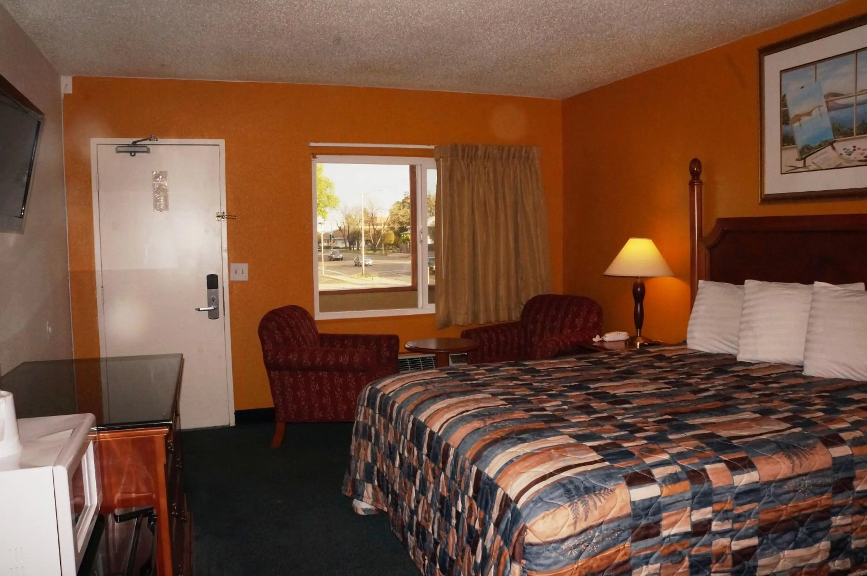 Bedroom, Bed in Classic Inn