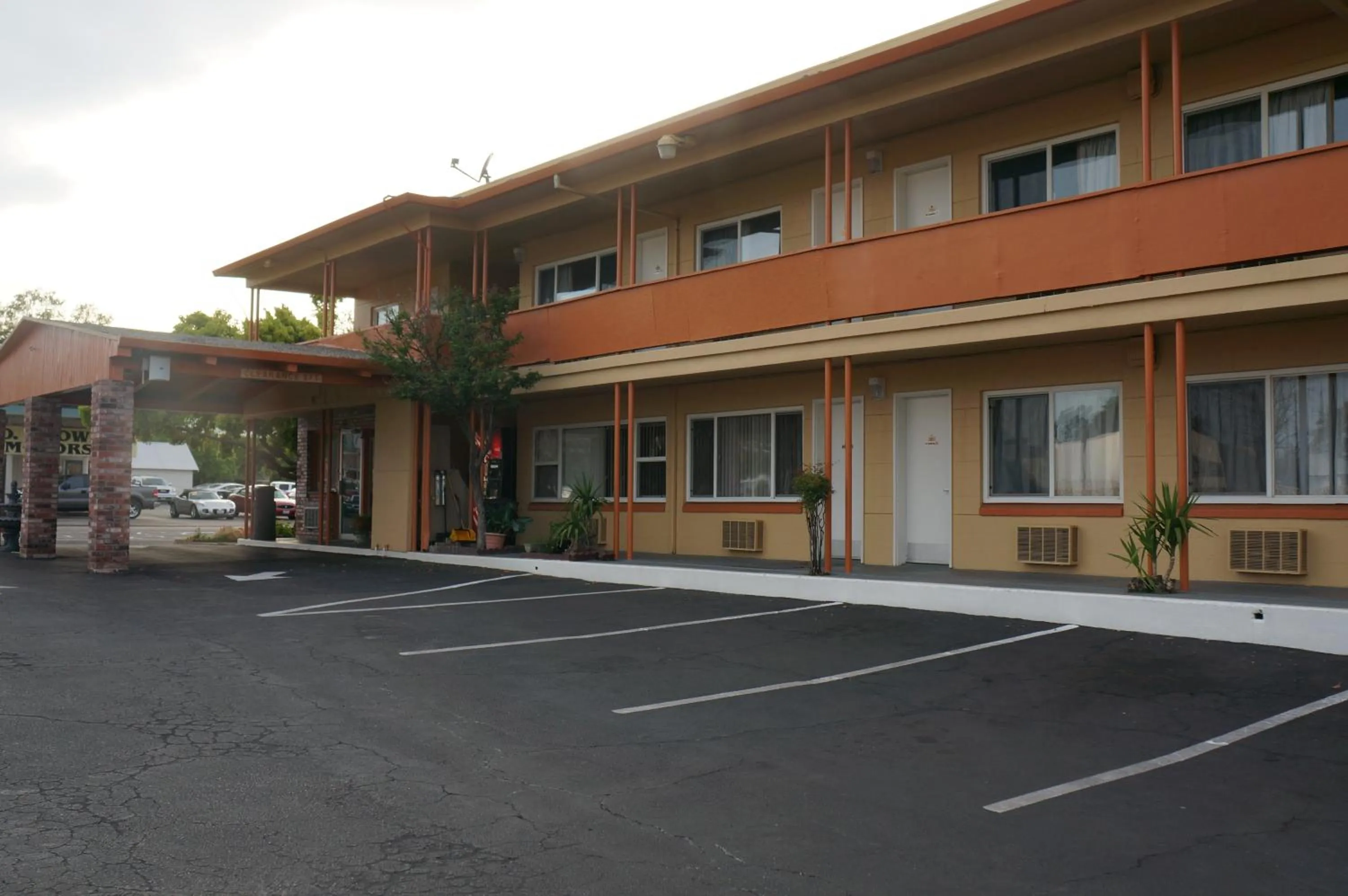 Facade/entrance in Classic Inn