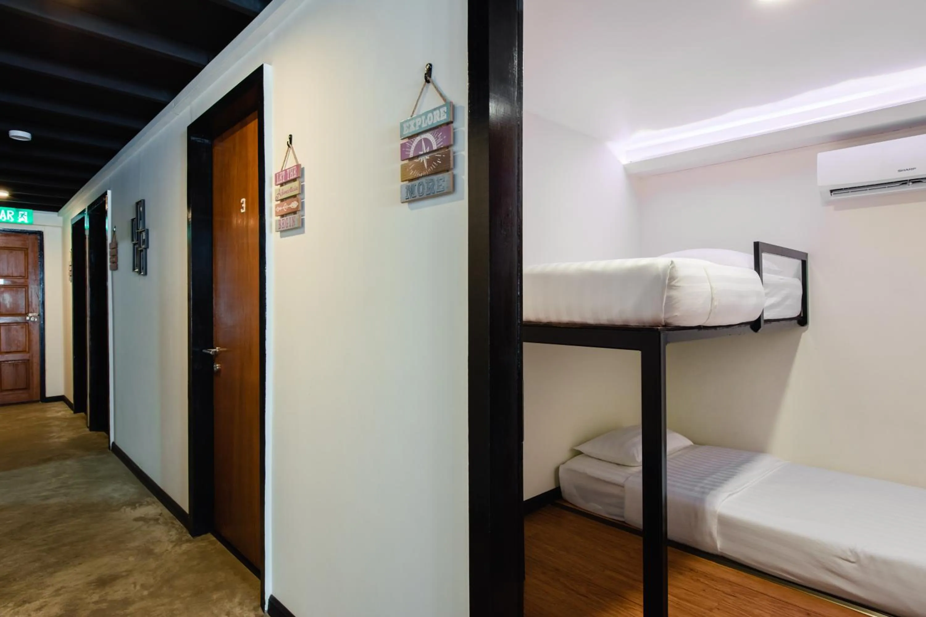 Photo of the whole room, Bed in Perfect Hub Semporna