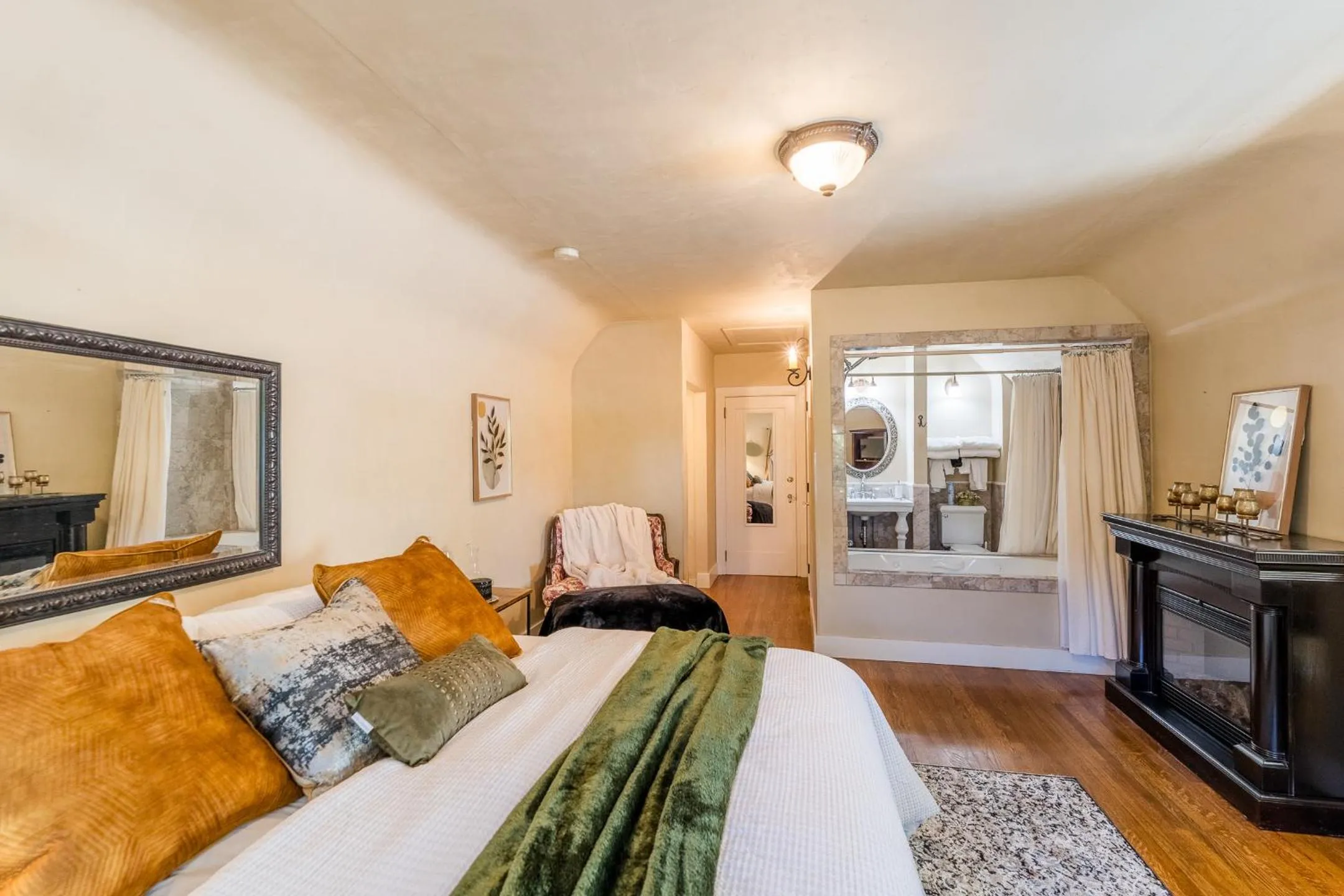 Bed in The Fillmore Inn