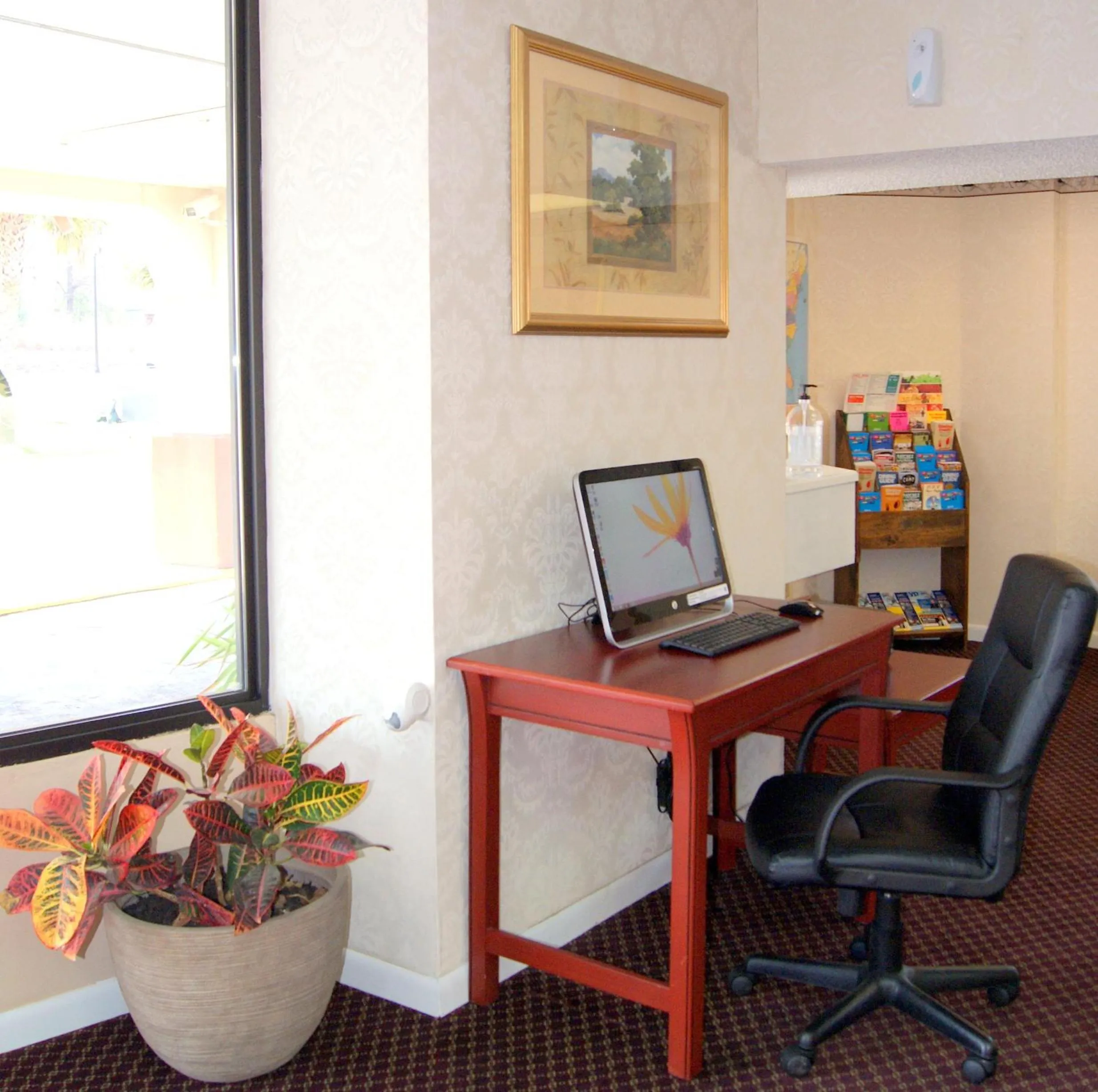 Business facilities in Red Carpet Inn - Natchez