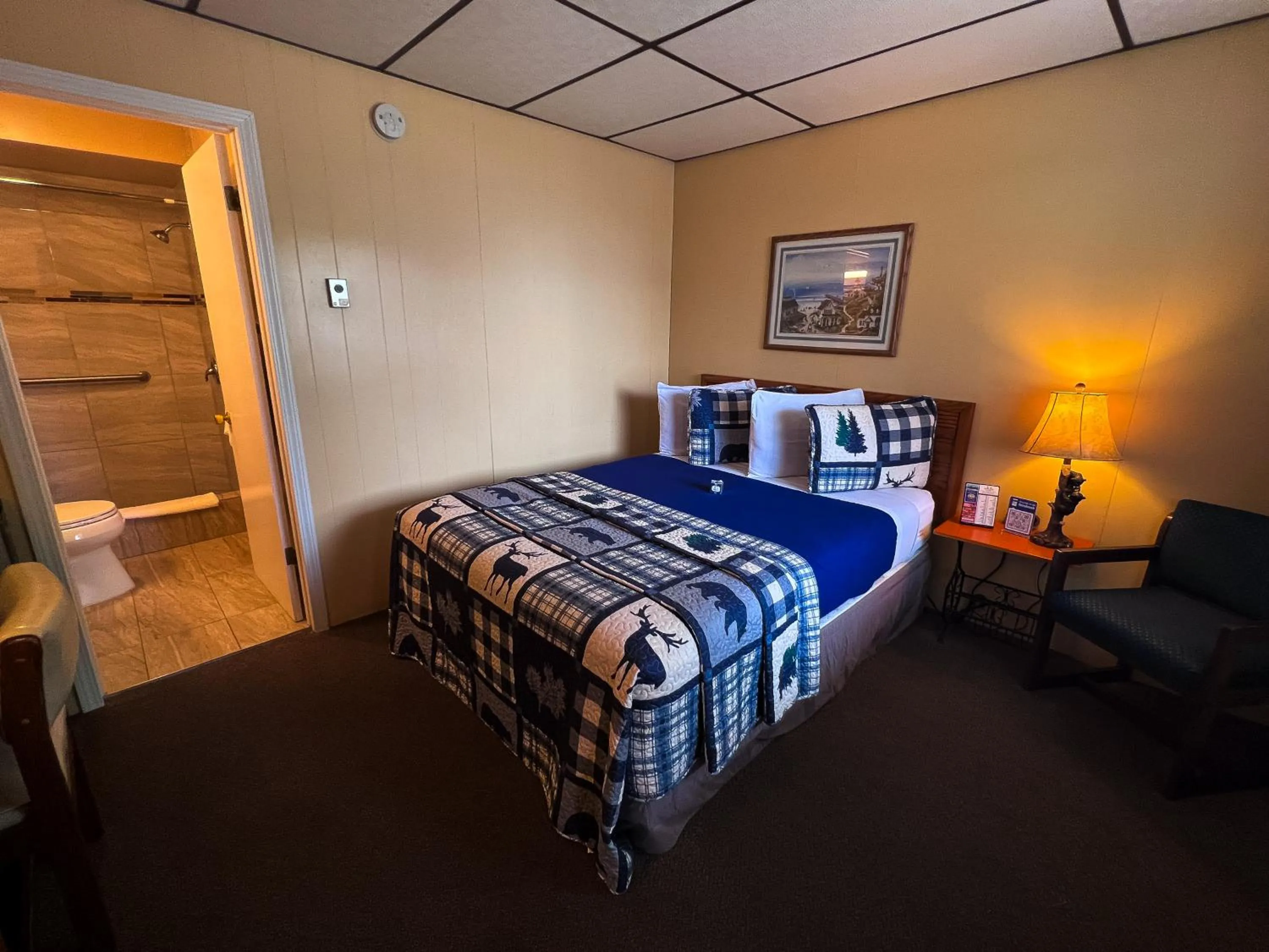 Queen Room in Riviera Motel