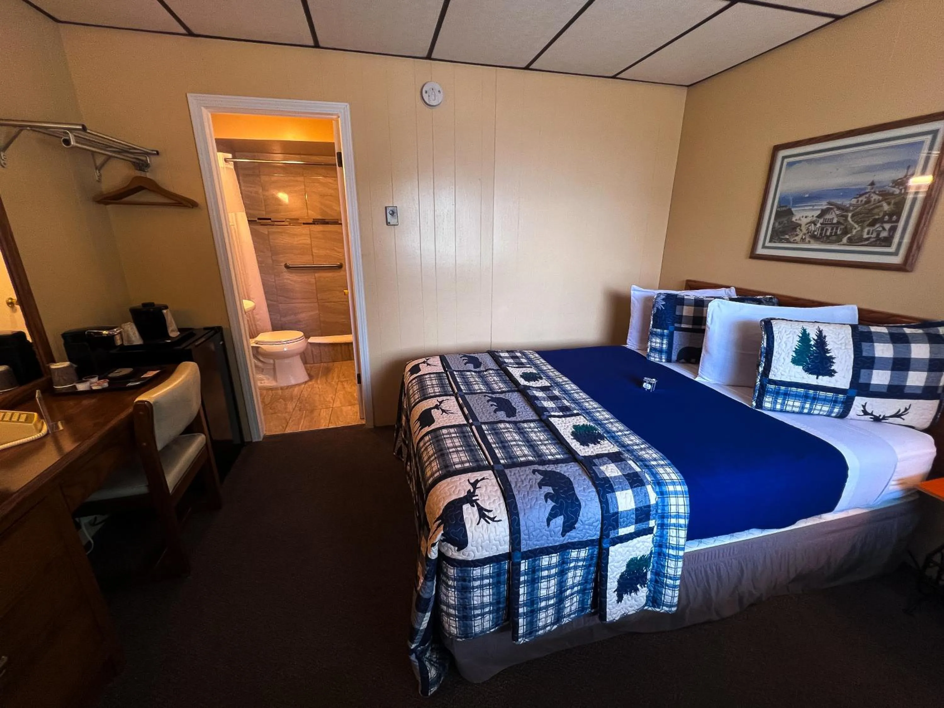 Queen Room in Riviera Motel