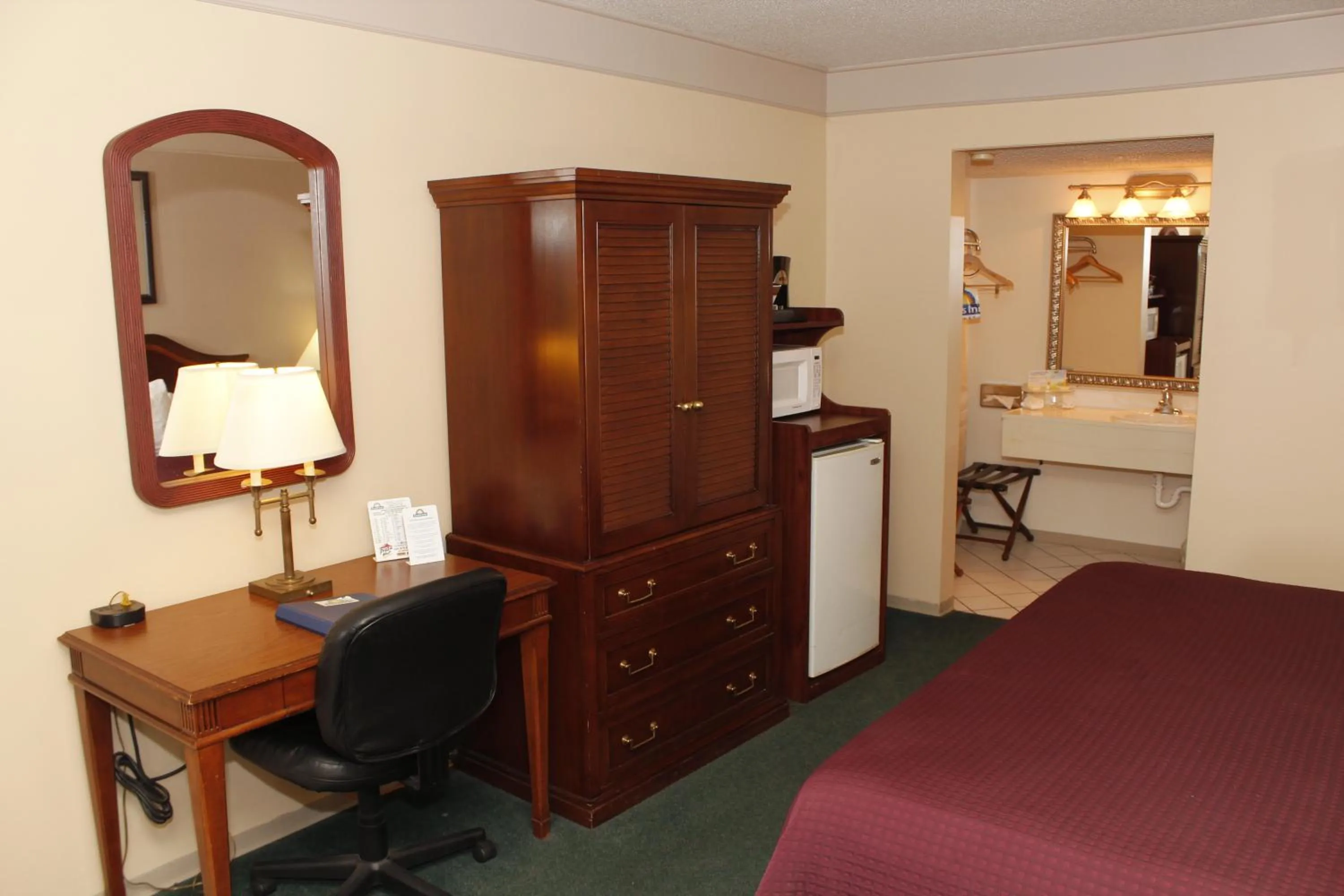 Decorative detail, Bed in Days Inn by Wyndham Delta CO