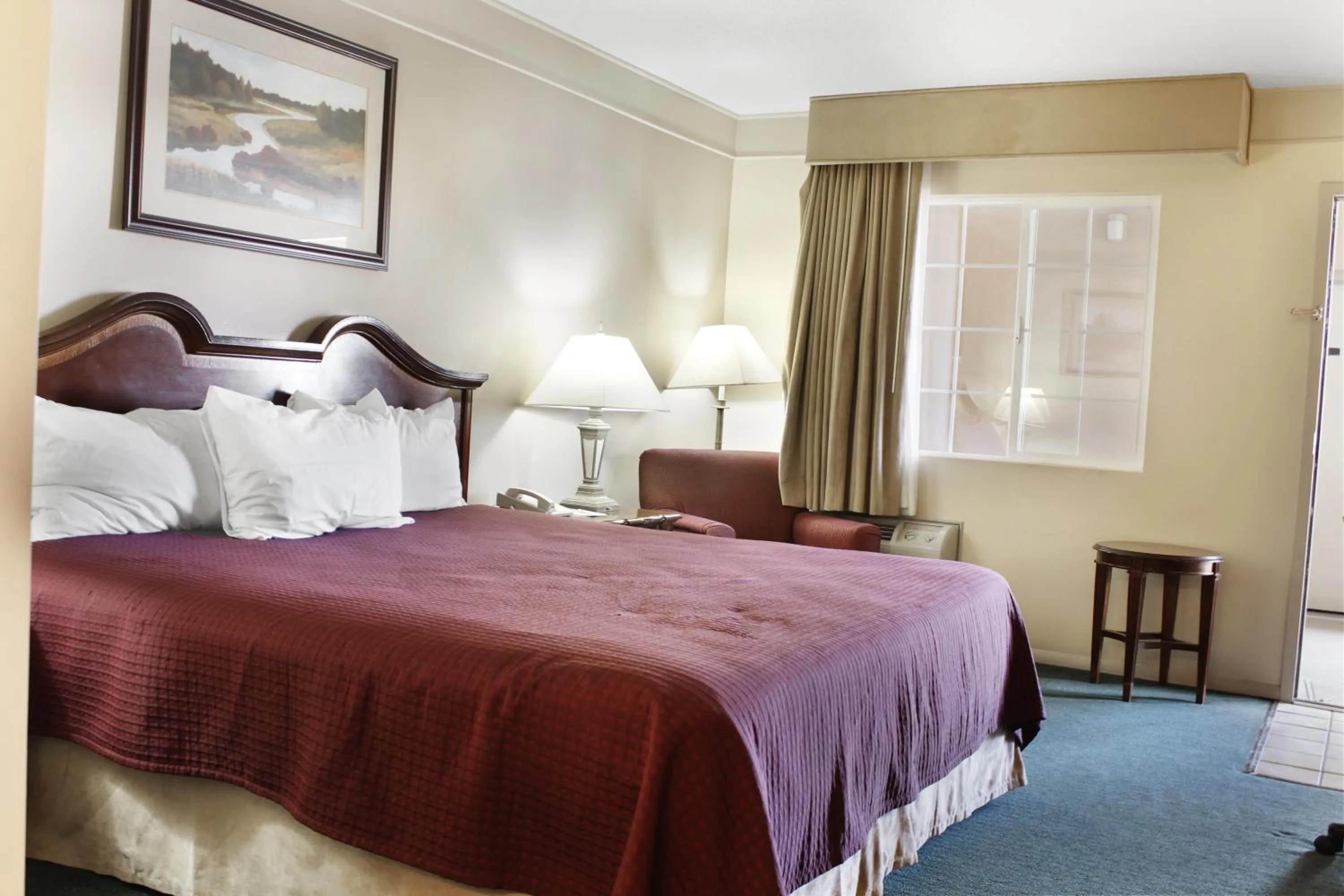 Photo of the whole room, Bed in Days Inn by Wyndham Delta CO