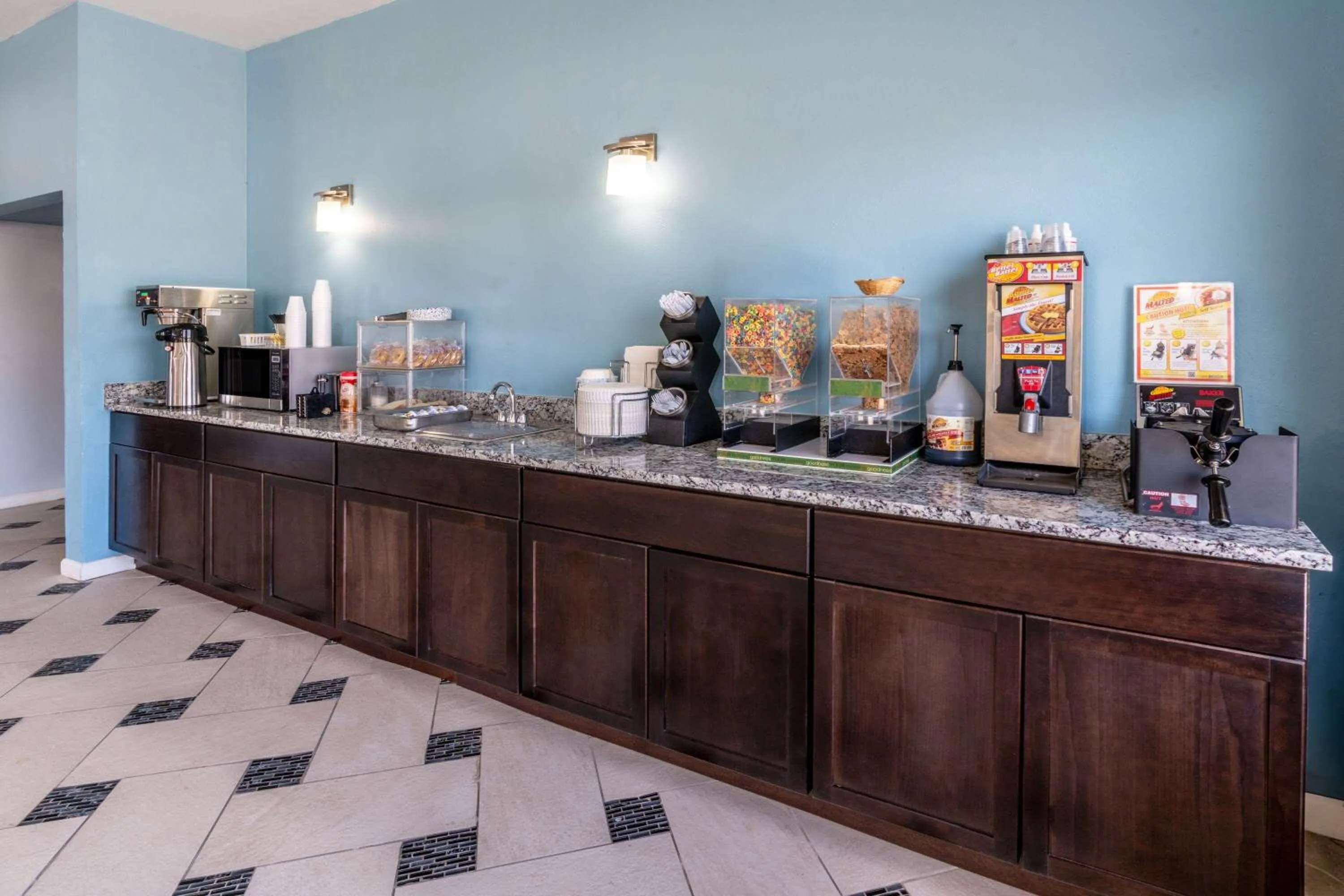 Breakfast in Days Inn by Wyndham Delta CO