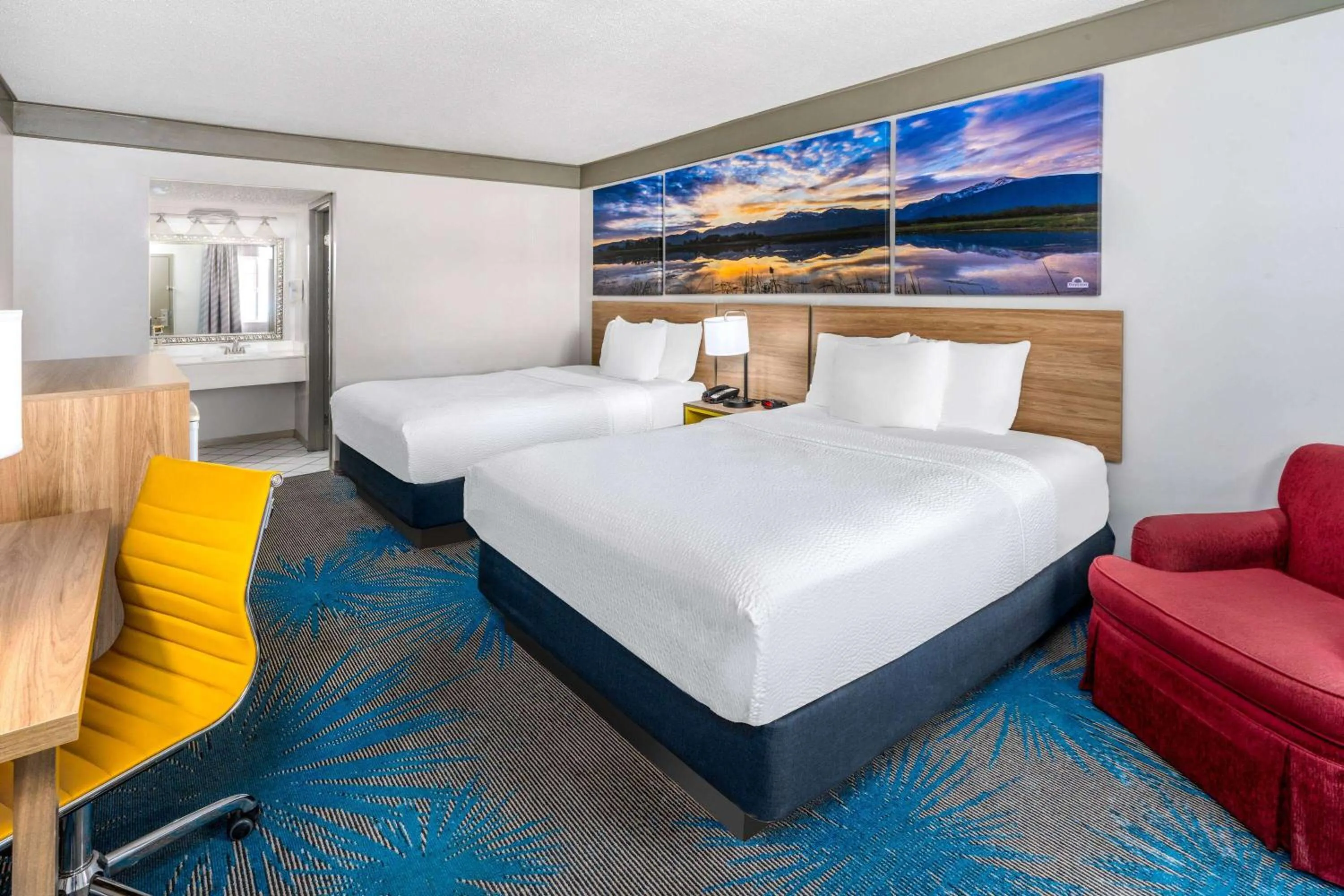 Photo of the whole room, Bed in Days Inn by Wyndham Delta CO
