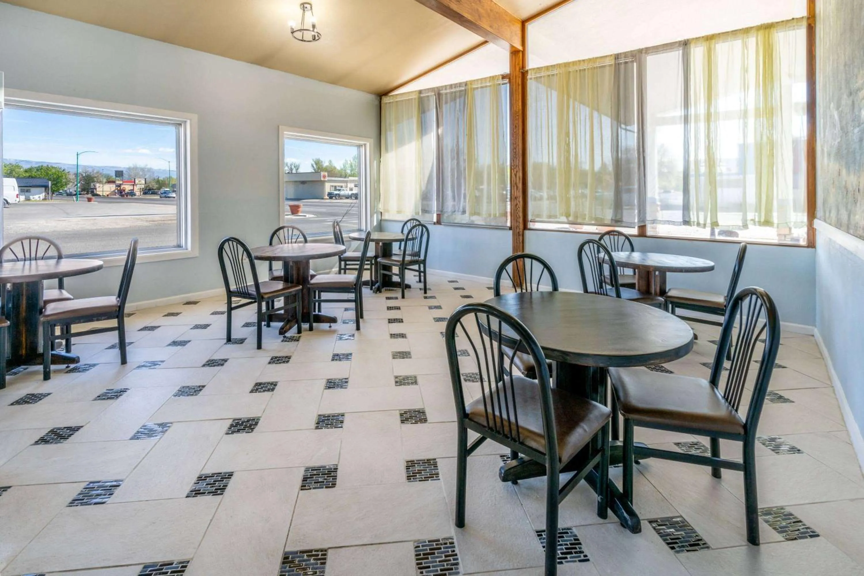 Breakfast in Days Inn by Wyndham Delta CO