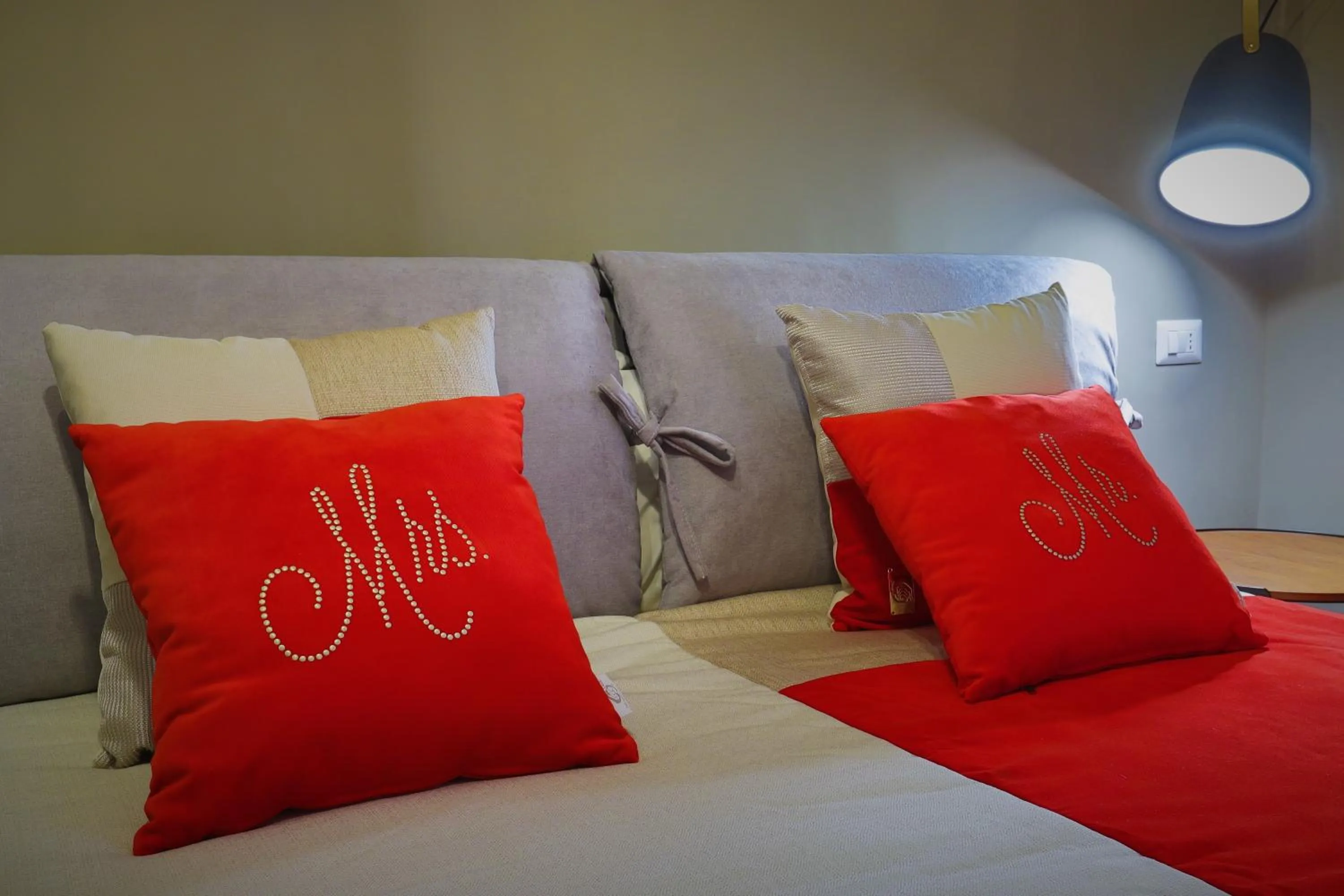 Photo of the whole room, Bed in PORTO 53