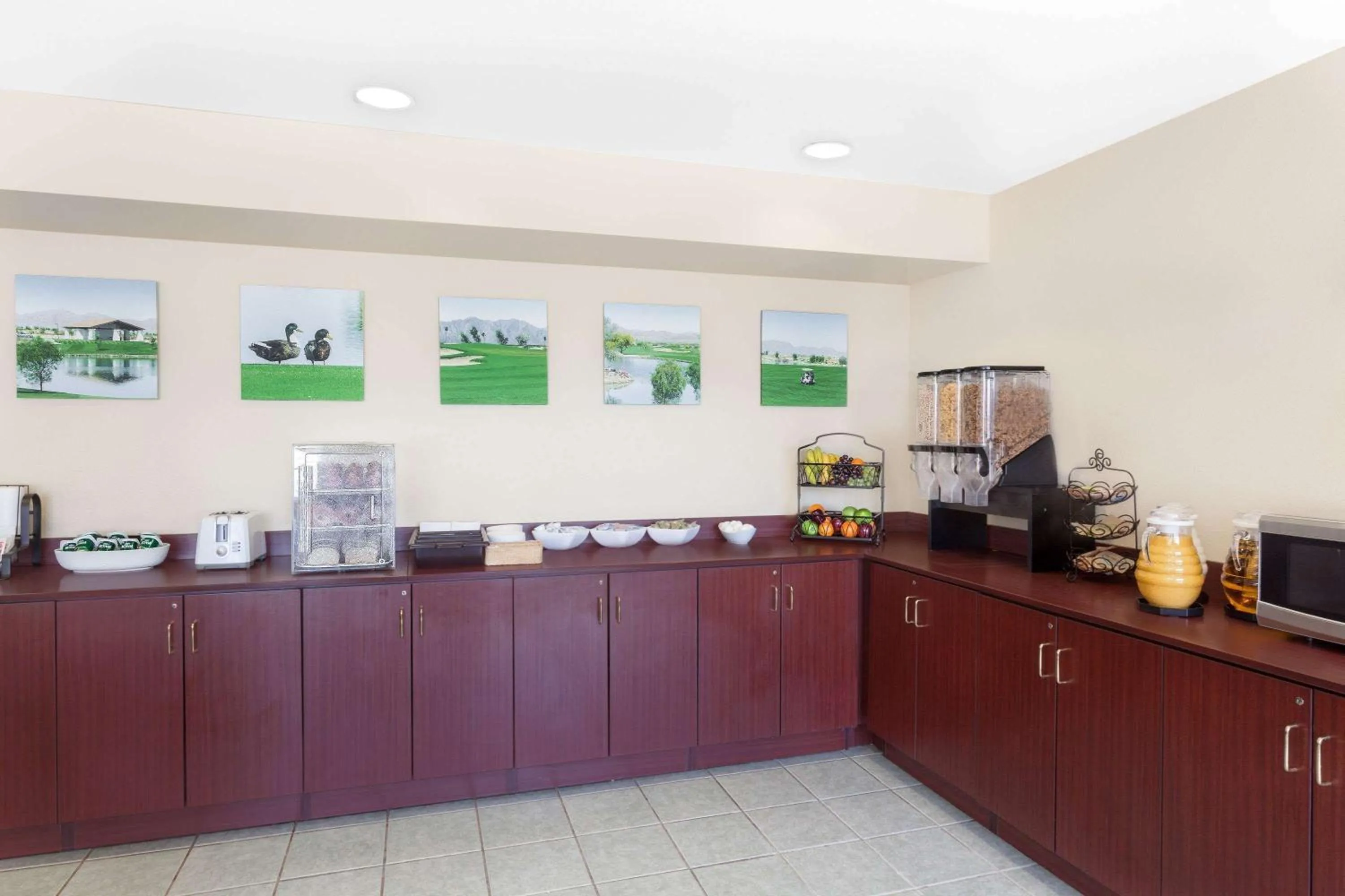 Restaurant/places to eat in Microtel Inn & Suites by Wyndham Wellton