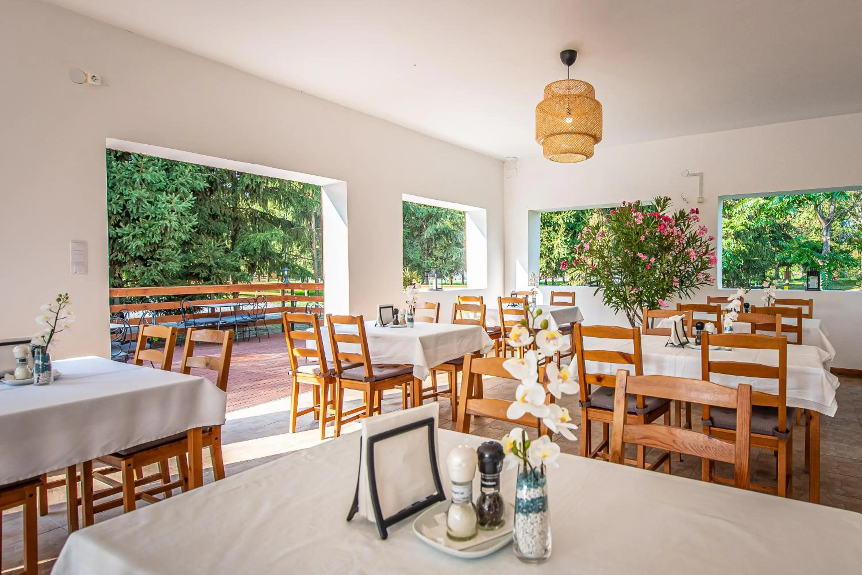 Restaurant/places to eat in Herczeg Udvarház Poroszló