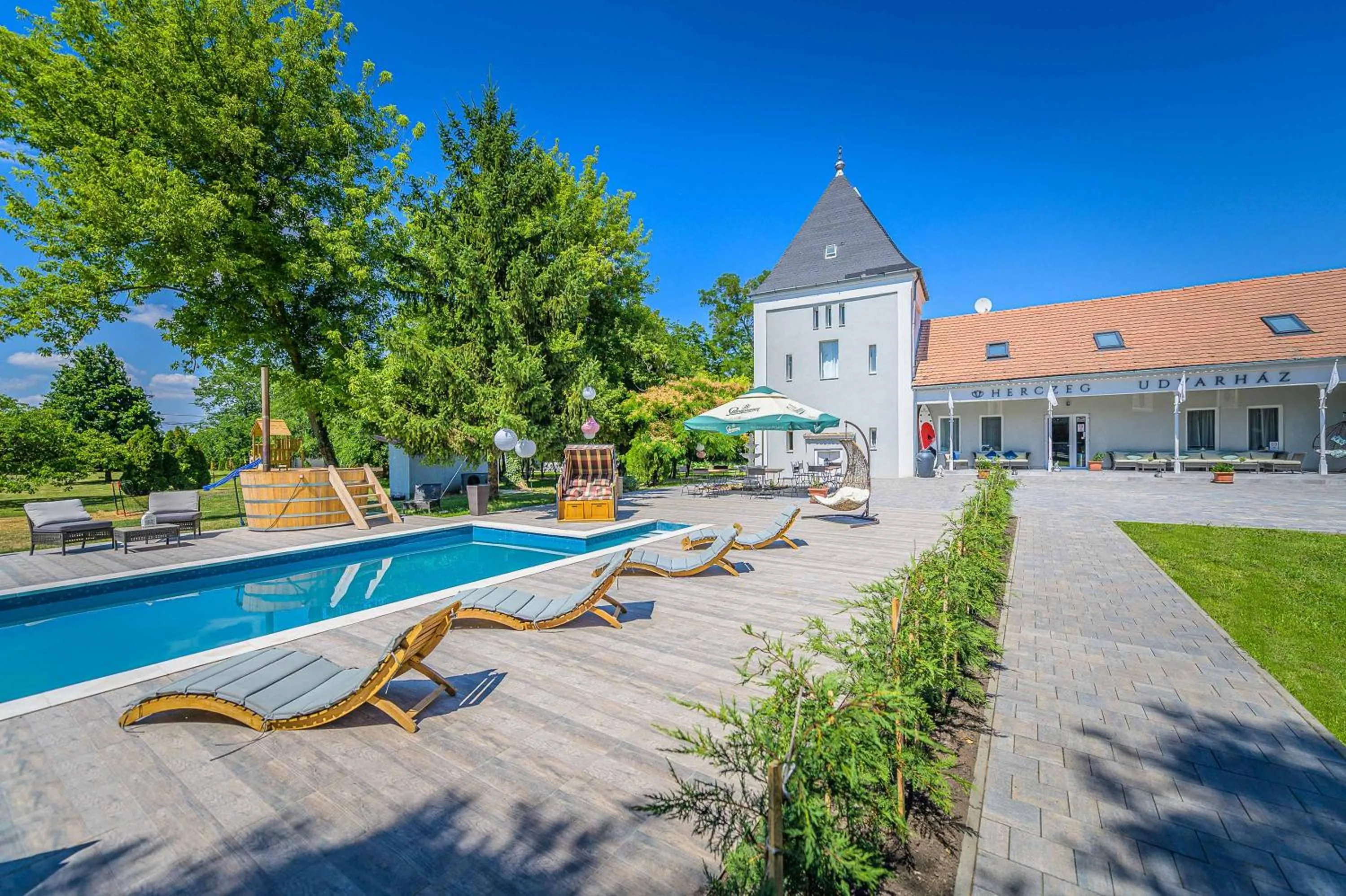 Herczeg Udvarház Poroszló