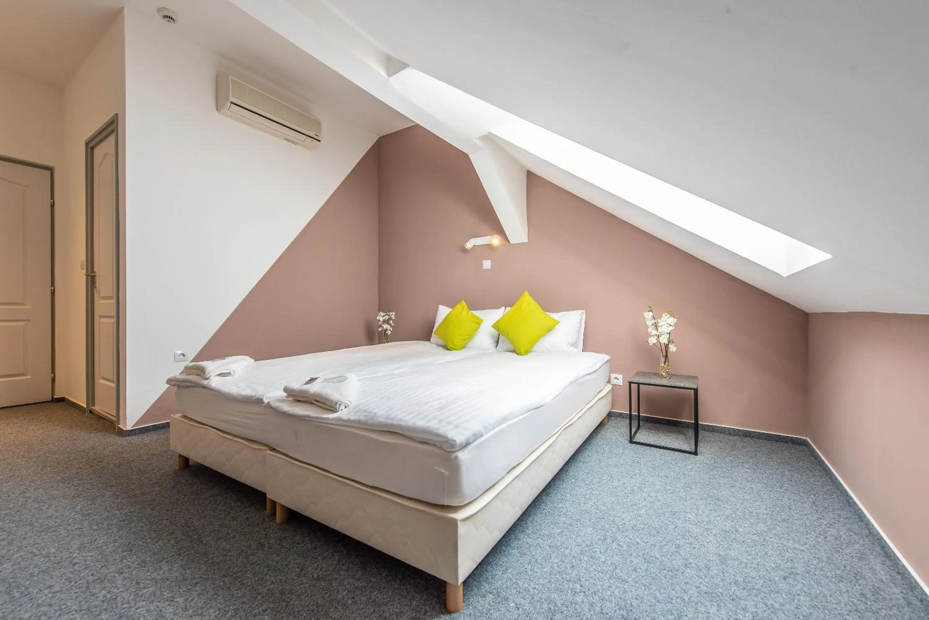 Bed in Herczeg Udvarház Poroszló