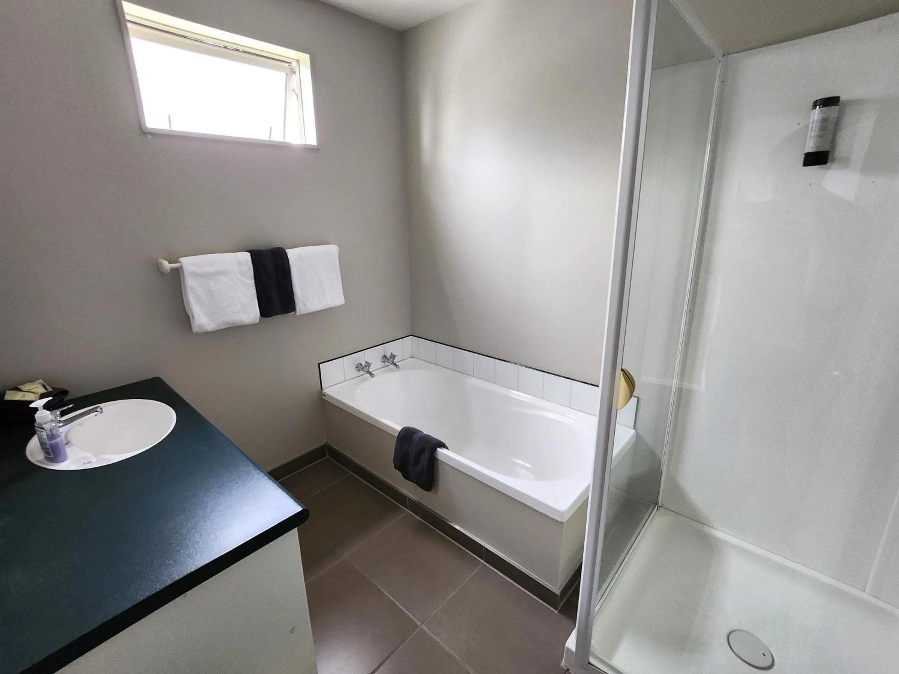 Shower in Lugano Motor Lodge