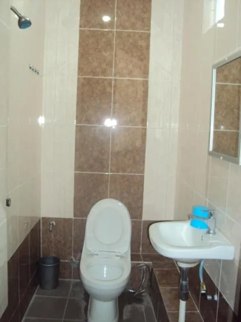 Bathroom in OYO 728 Tai Pan Hotel