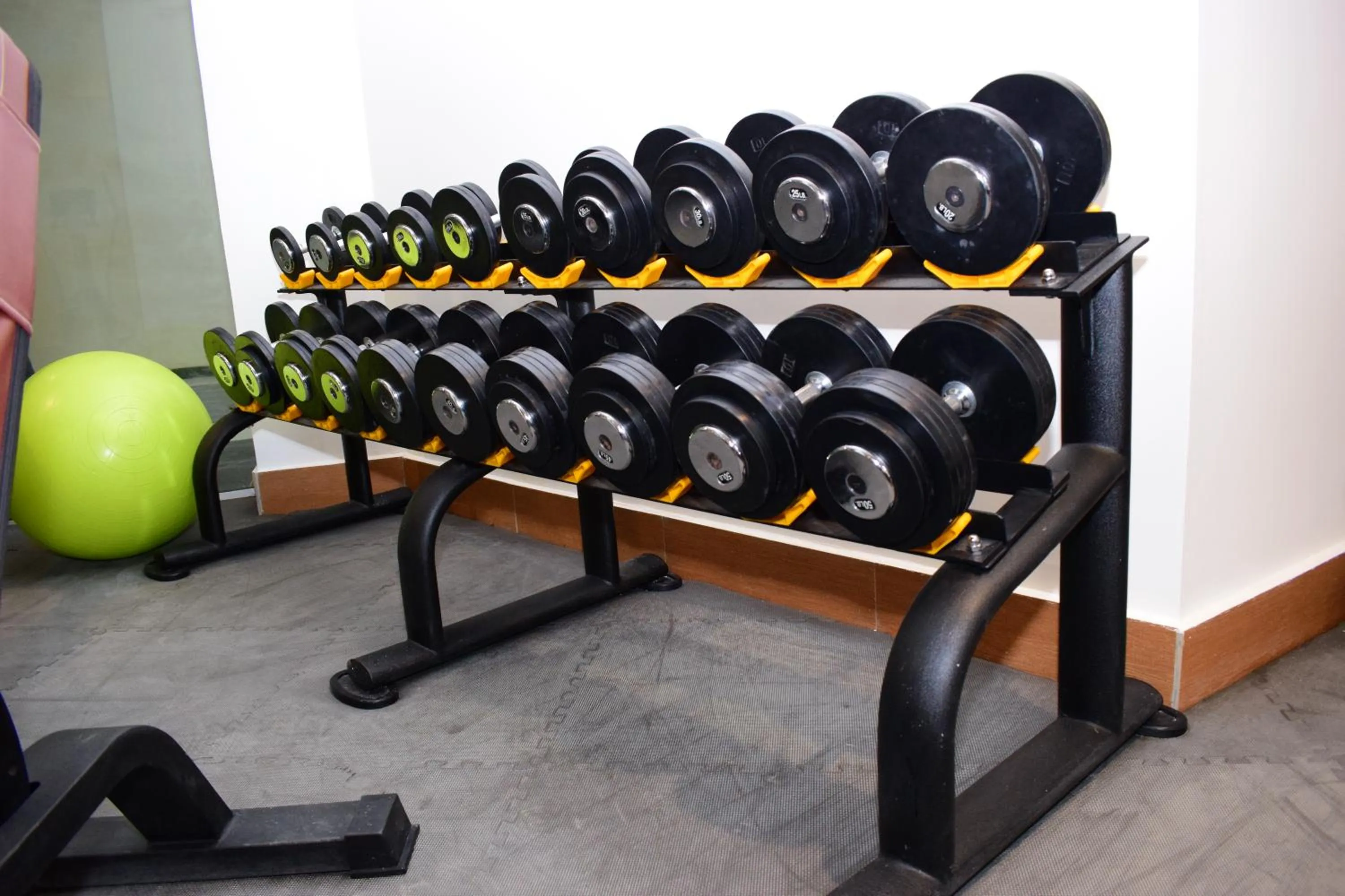 Fitness centre/facilities in Monty Suites & Golf